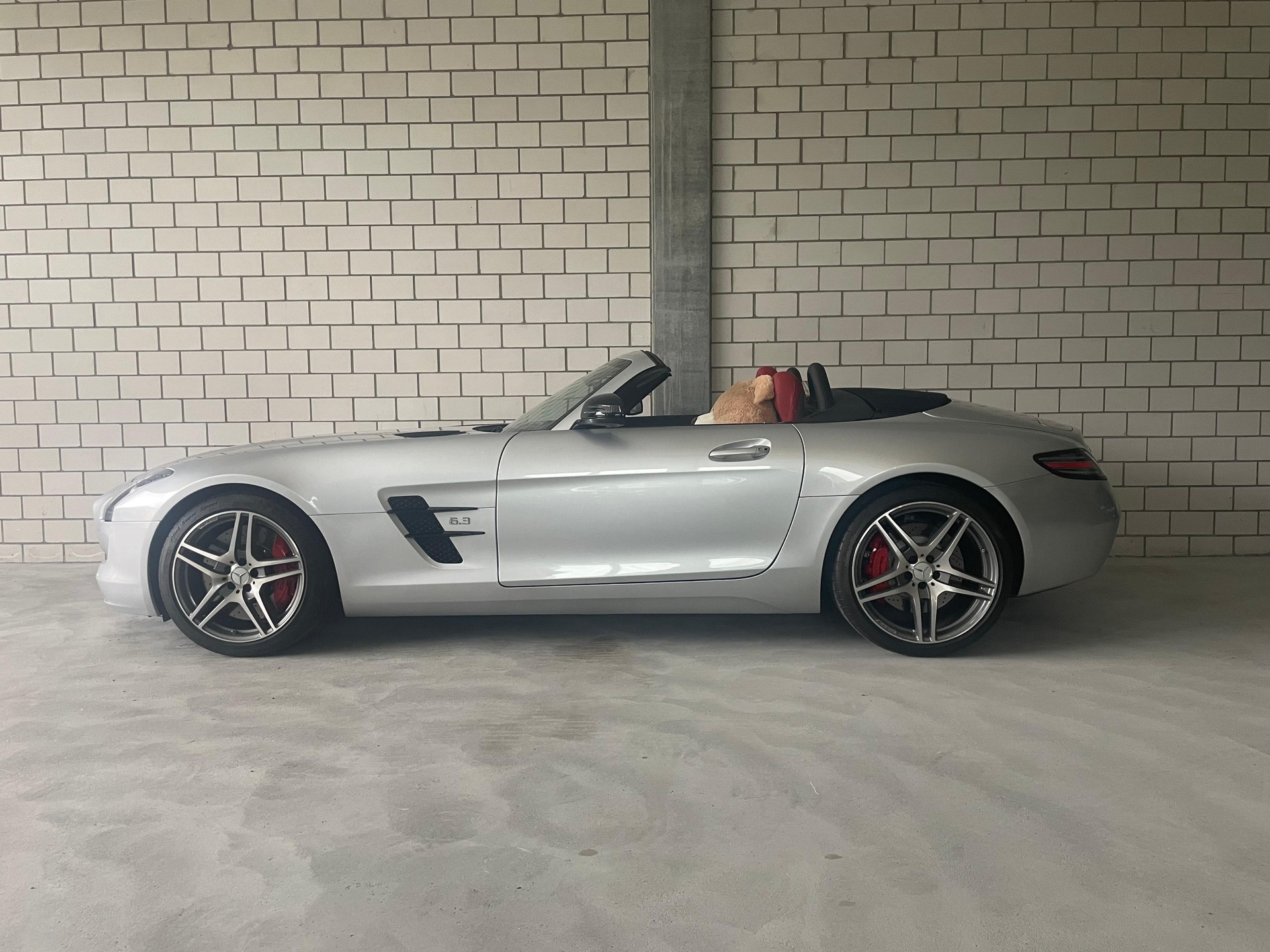 MERCEDES-BENZ SLS 63 AMG GT Roadster Speedshift