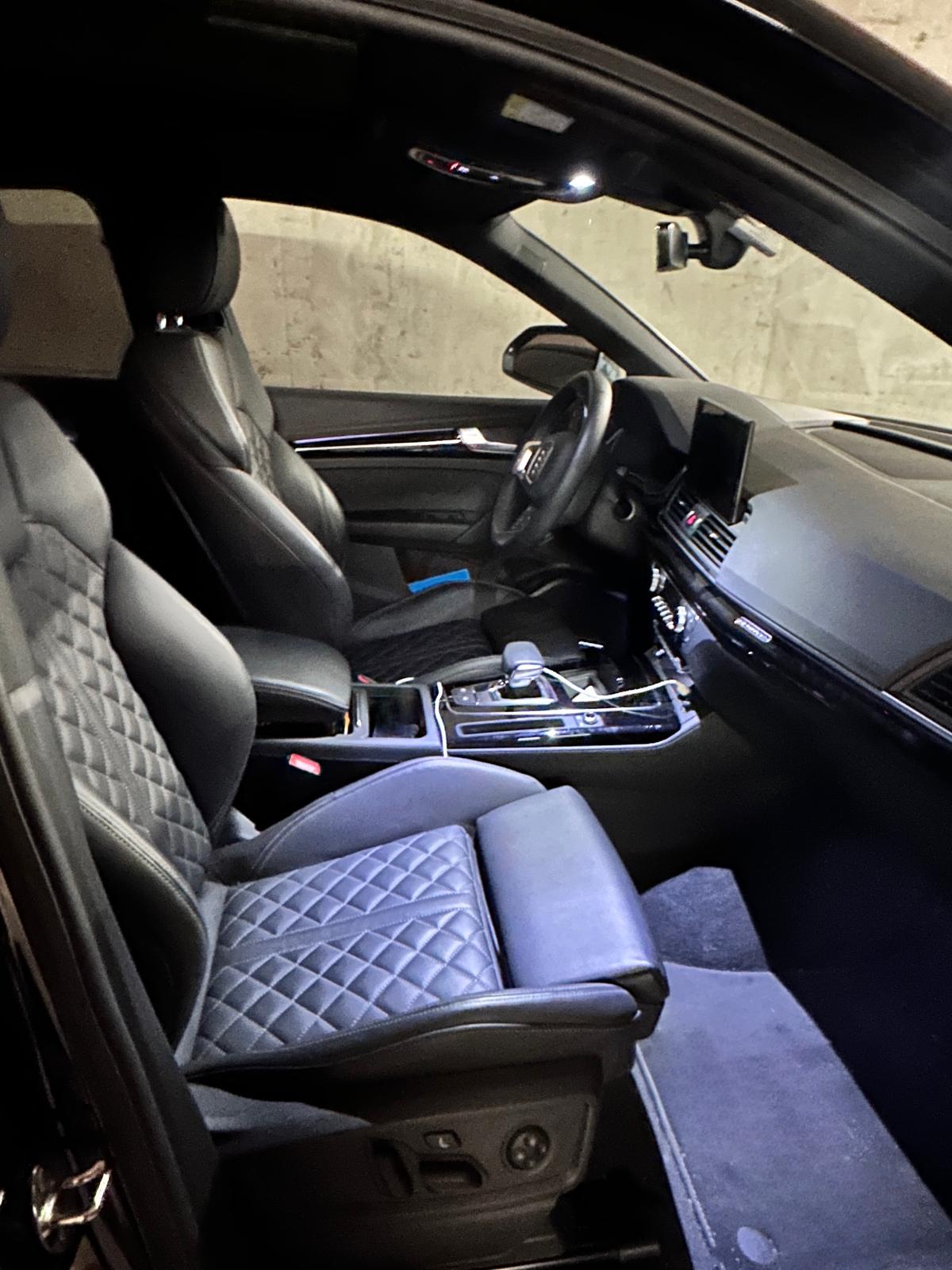 AUDI 2.0 40 TDI Black Edition quattro S-Tronic-image-2