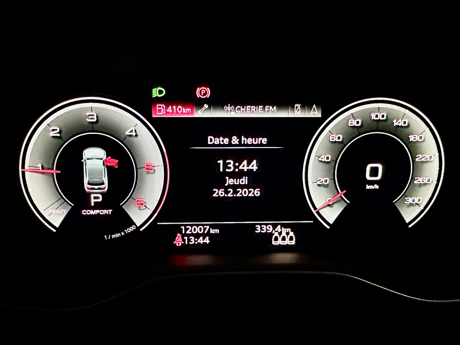 AUDI 2.0 40 TDI Black Edition quattro S-Tronic-image-5