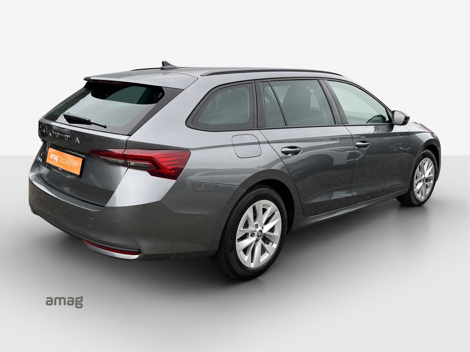 SKODA Octavia Combi 1.5 TSI mHEV DSG Dynamic-image-4