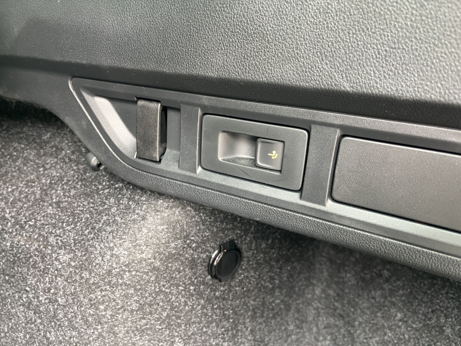 SKODA Octavia Combi 1.5 TSI mHEV DSG Dynamic-image-13
