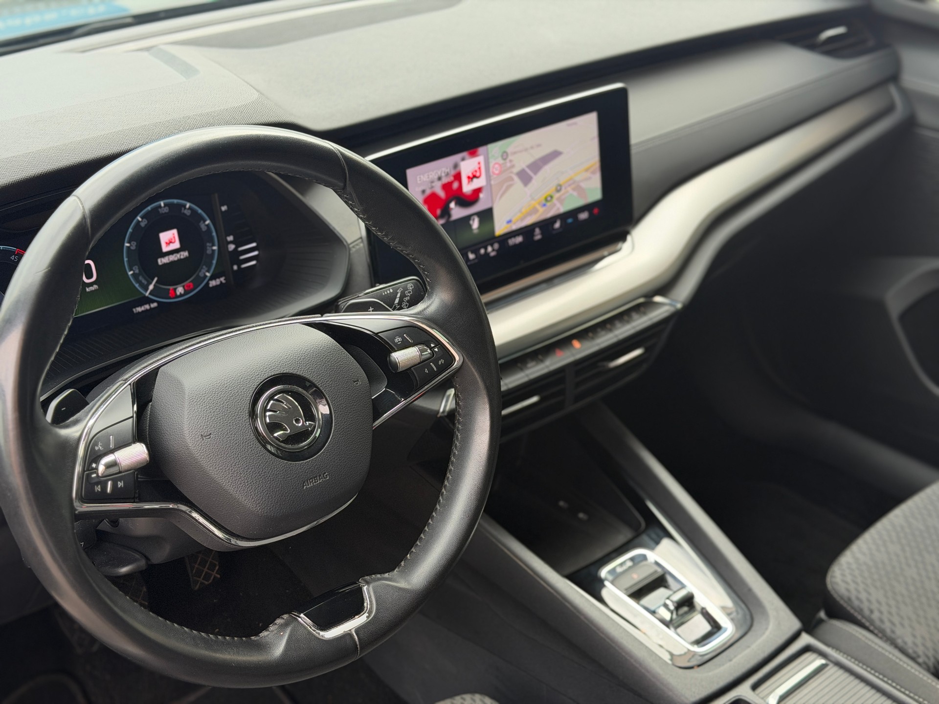 SKODA Octavia Combi 2.0 TDI DSG Ambition 4x4-image-15
