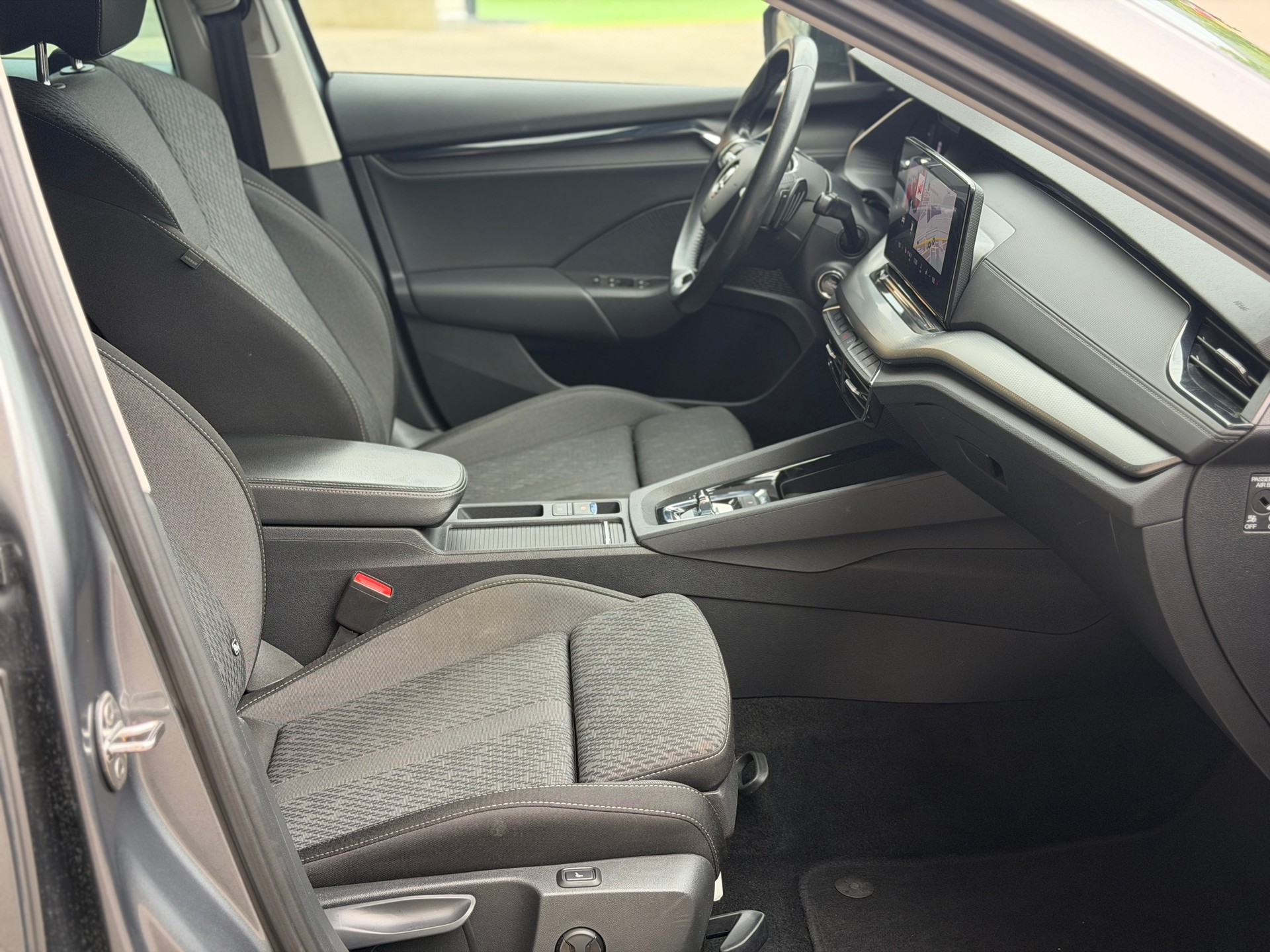 SKODA Octavia Combi 2.0 TDI DSG Ambition 4x4-image-25