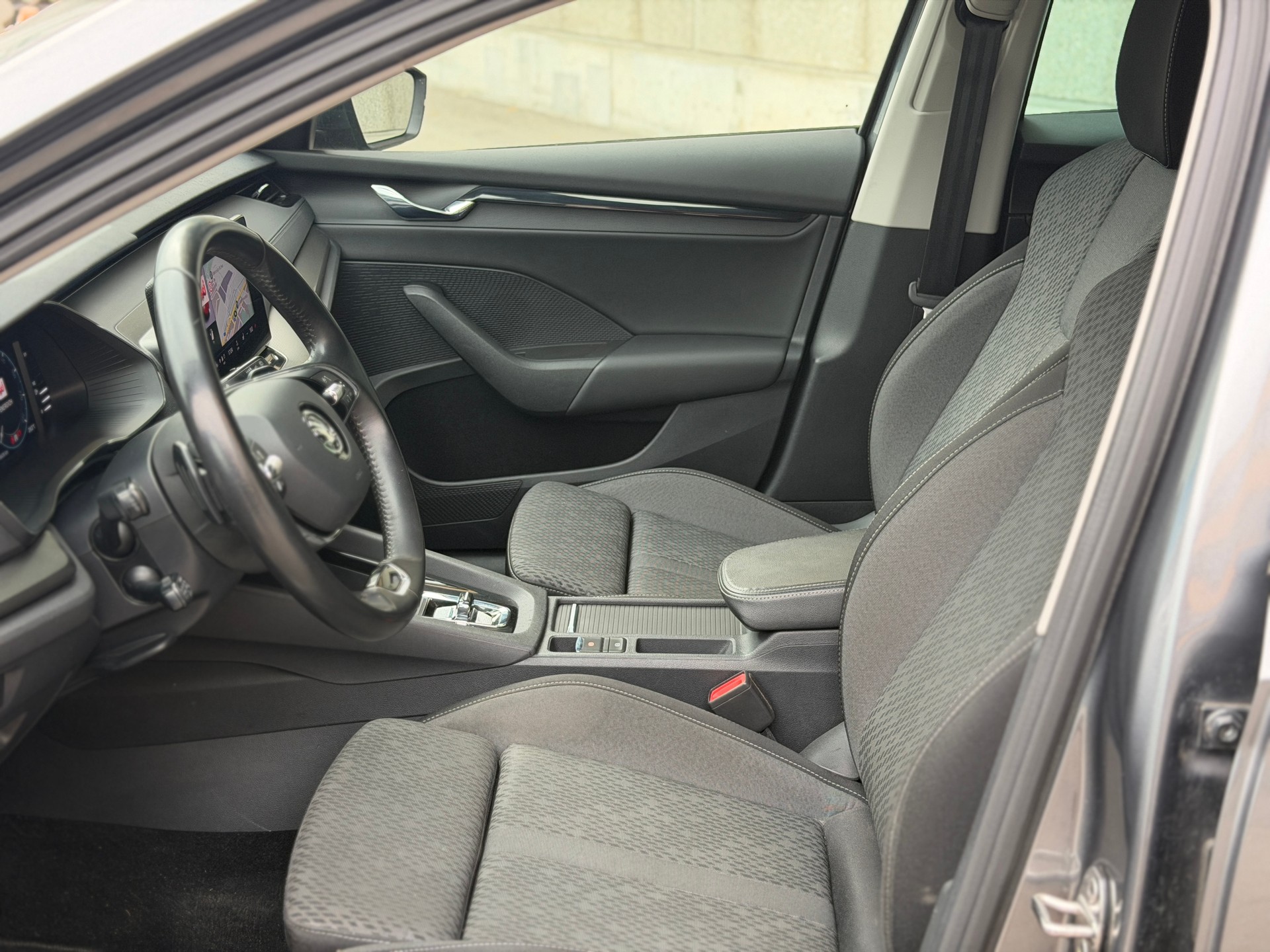 SKODA Octavia Combi 2.0 TDI DSG Ambition 4x4-image-13