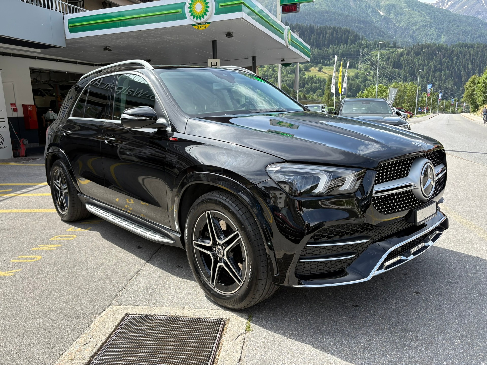 MERCEDES-BENZ GLE 450 AMG Line 4Matic-image-2