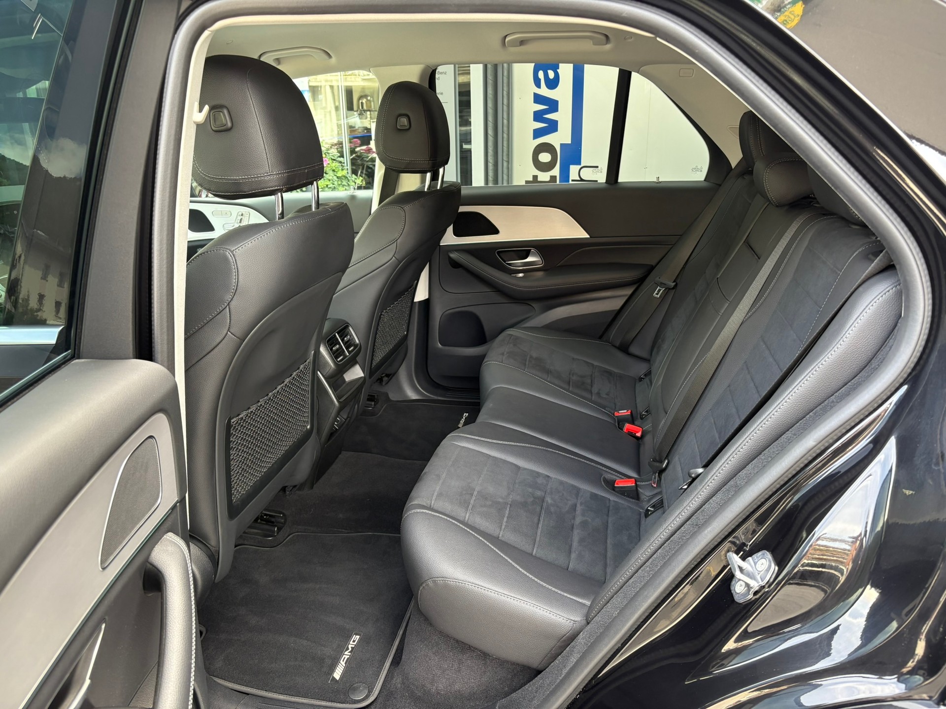MERCEDES-BENZ GLE 450 AMG Line 4Matic-image-13