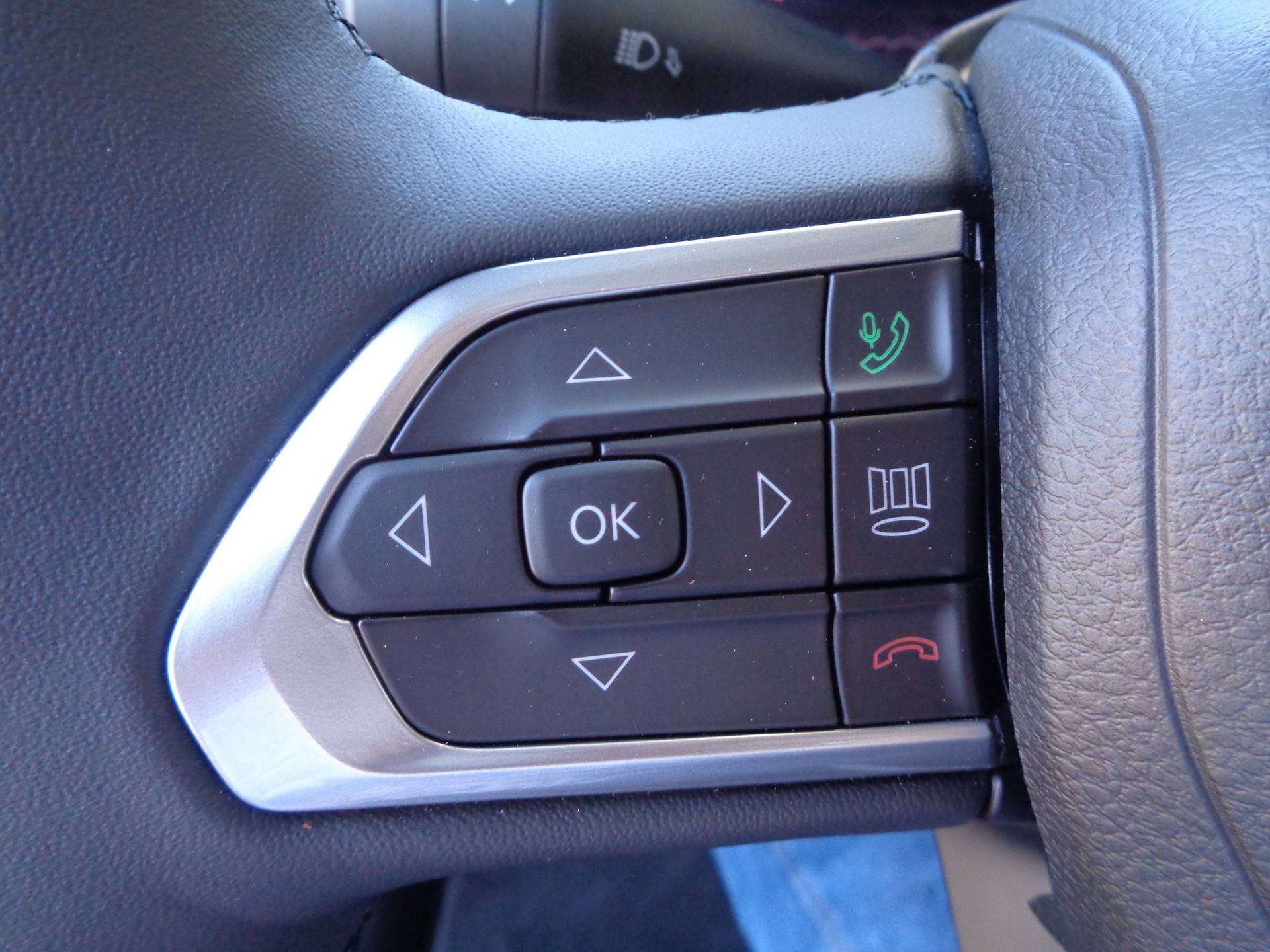 JEEP Renegade 1.5 MHEV Summit Sky-image-21