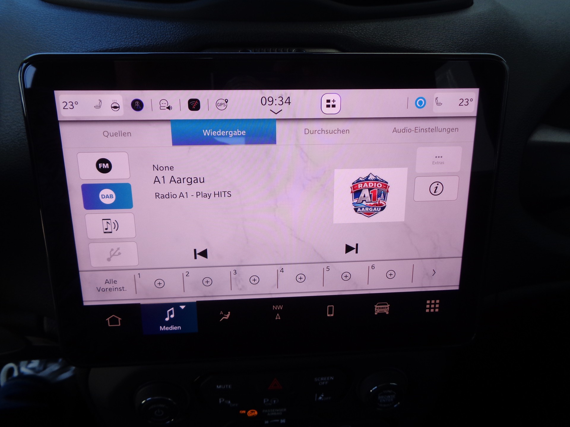 JEEP Renegade 1.5 MHEV Summit Sky-image-11