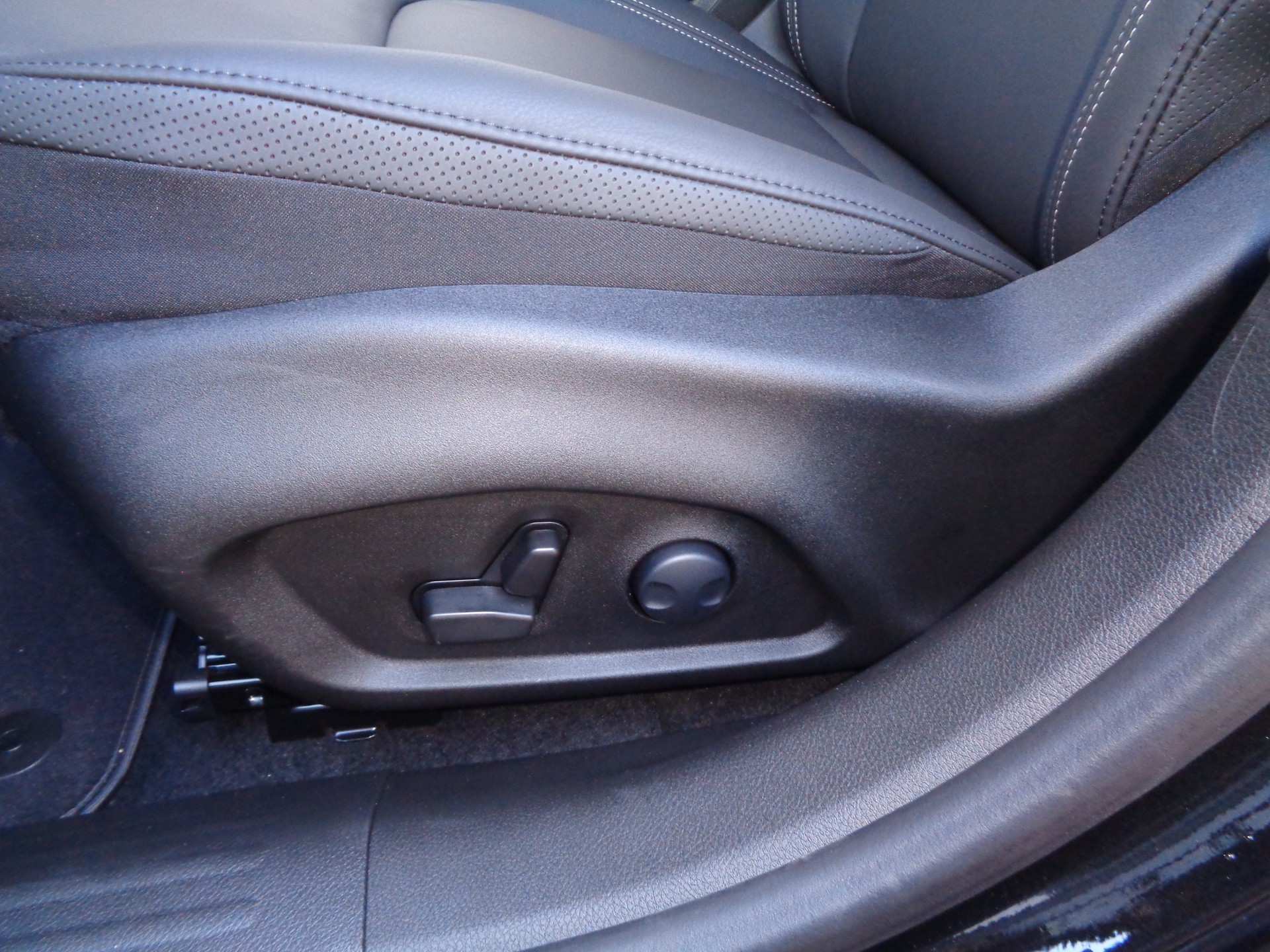 JEEP Renegade 1.5 MHEV Summit Sky-image-24