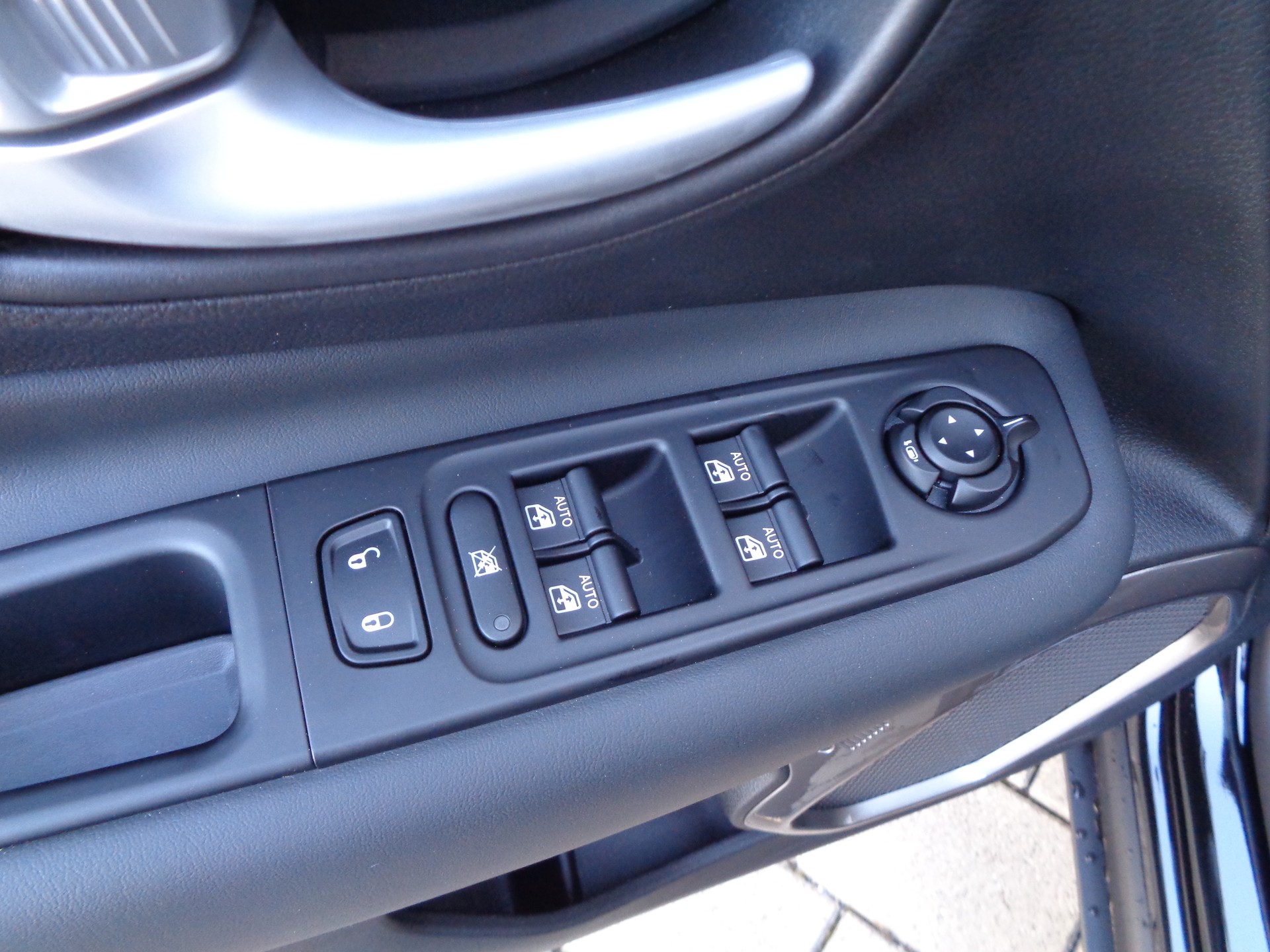 JEEP Renegade 1.5 MHEV Summit Sky-image-23