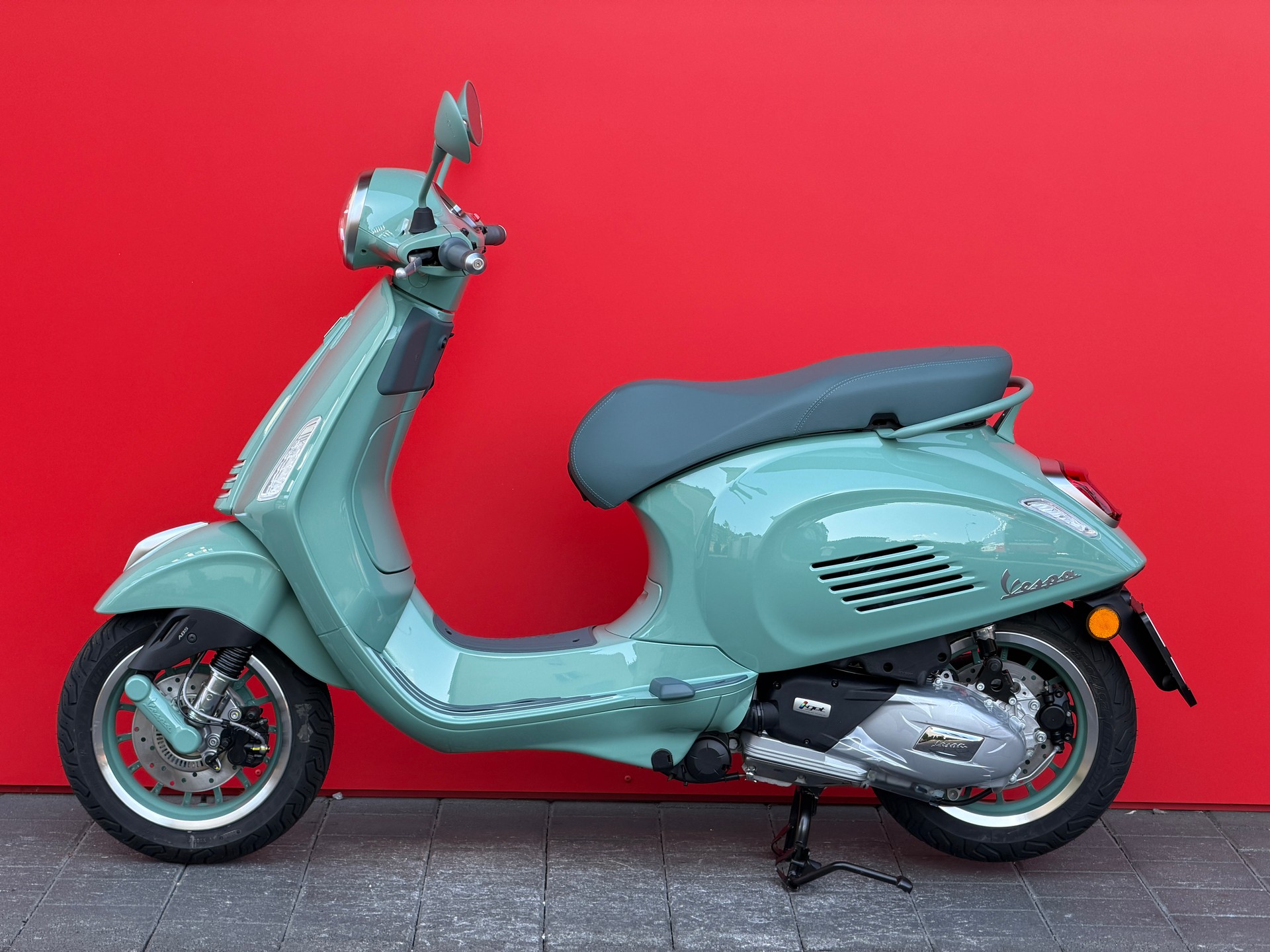 PIAGGIO Vespa Primavera 125 80th ABS E5+-showroom-element-2