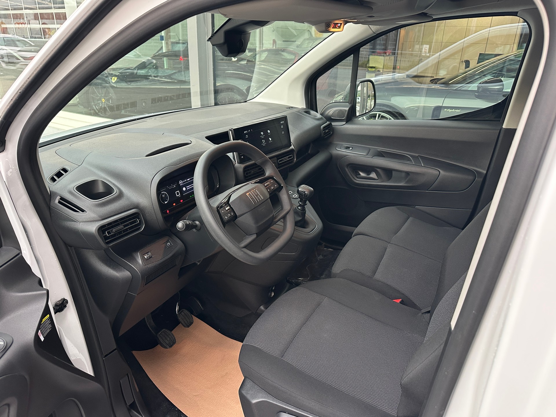 FIAT Doblo 1.5 BlueHDi L2 820 kg-image-1