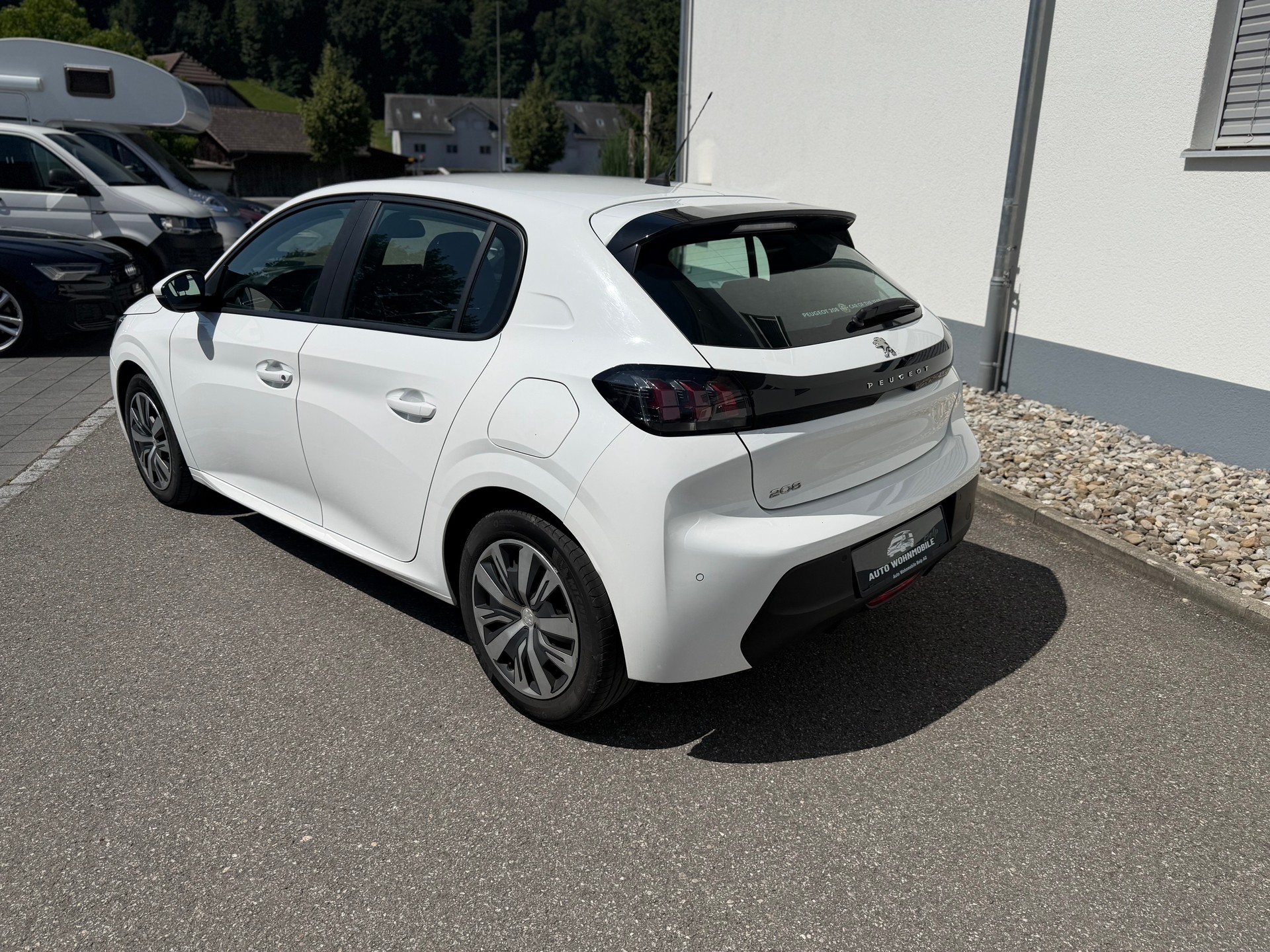 PEUGEOT 208 1.2 PureTech Active-image-12