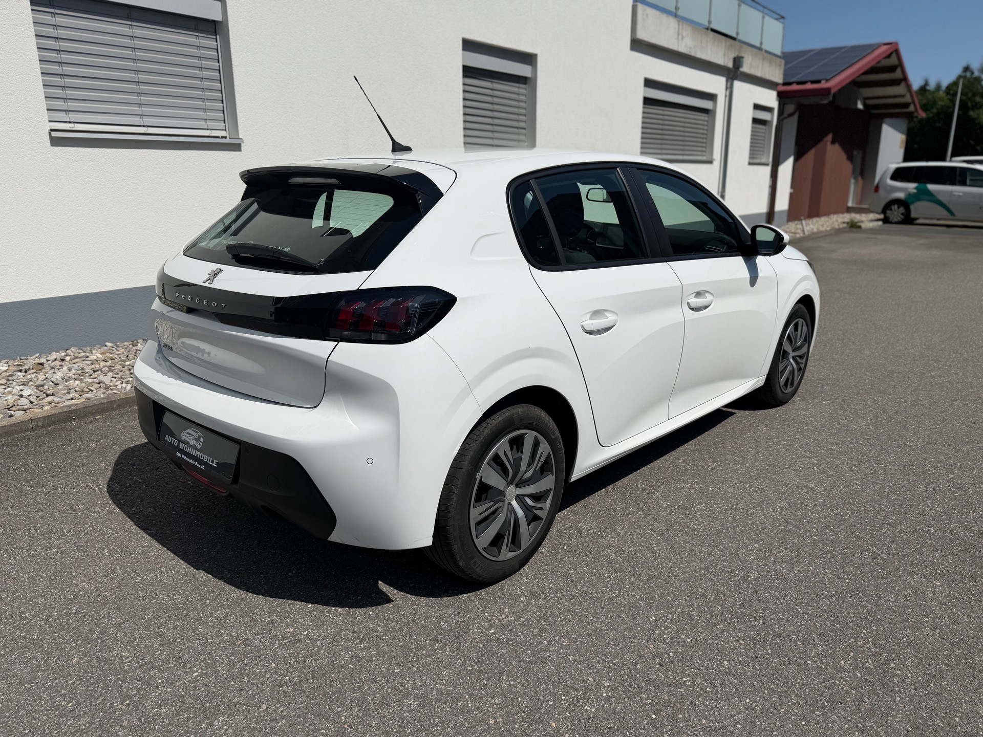 PEUGEOT 208 1.2 PureTech Active-image-5