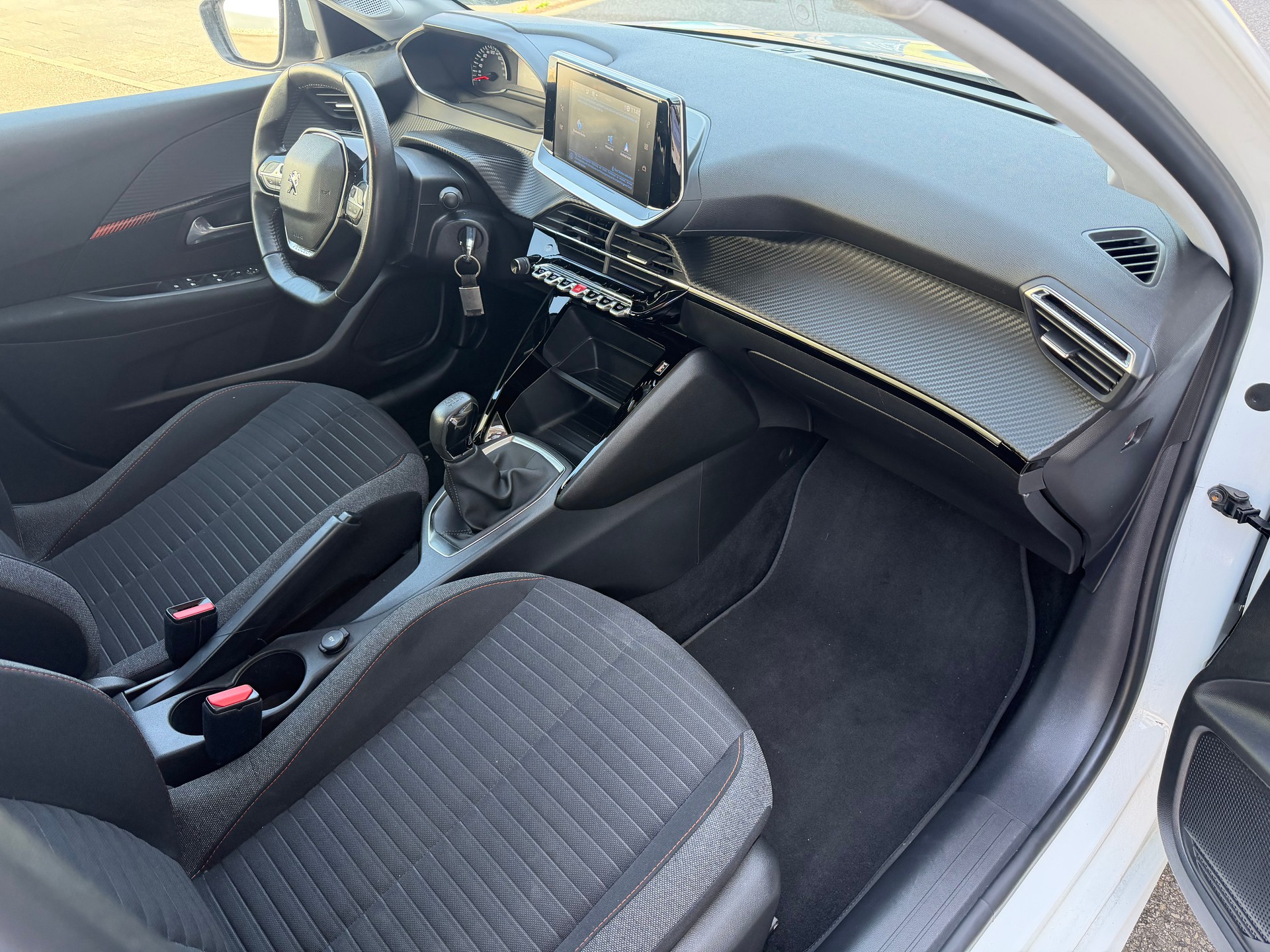 PEUGEOT 208 1.2 PureTech Active-image-19