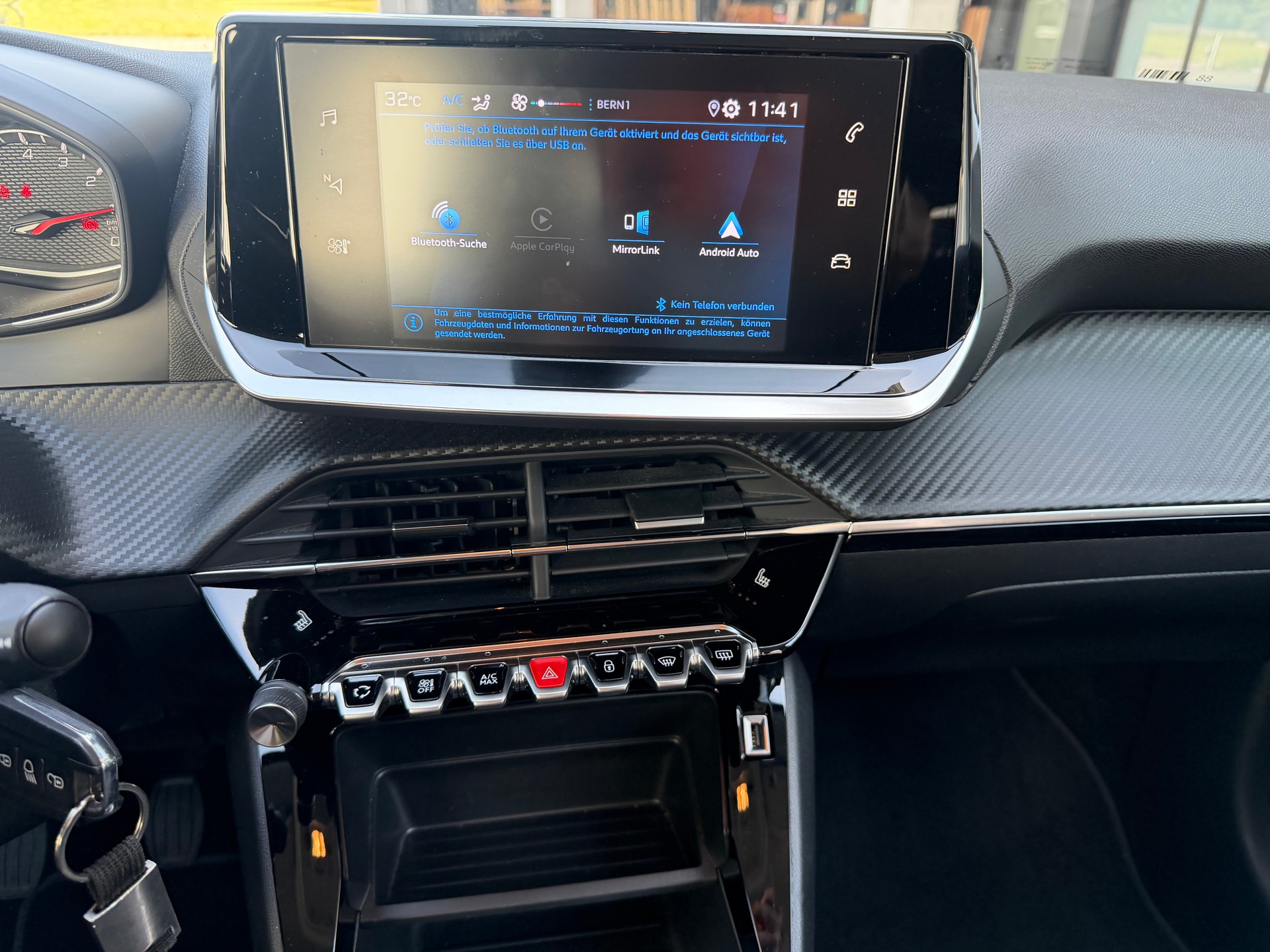 PEUGEOT 208 1.2 PureTech Active-image-22
