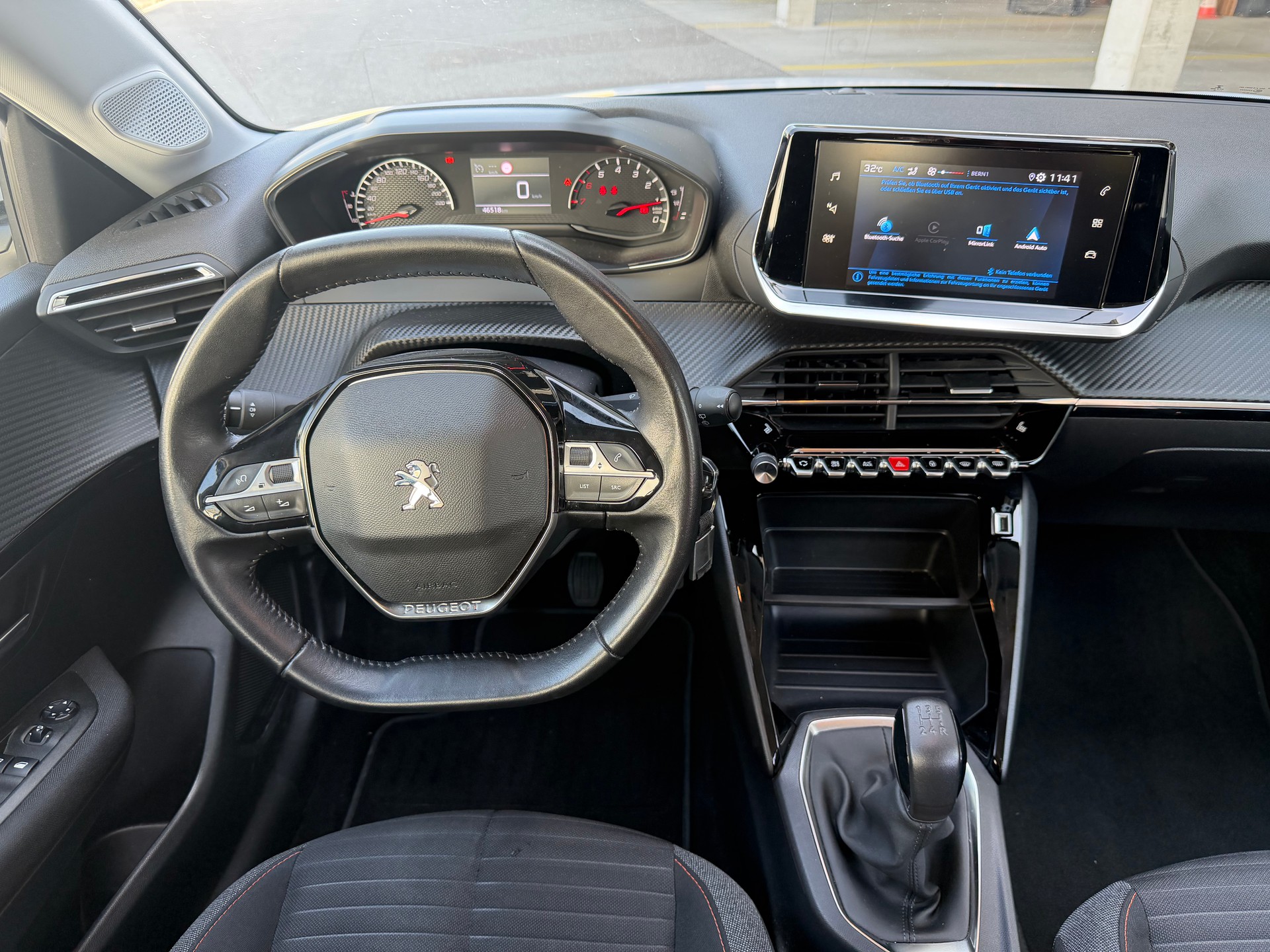 PEUGEOT 208 1.2 PureTech Active-image-21