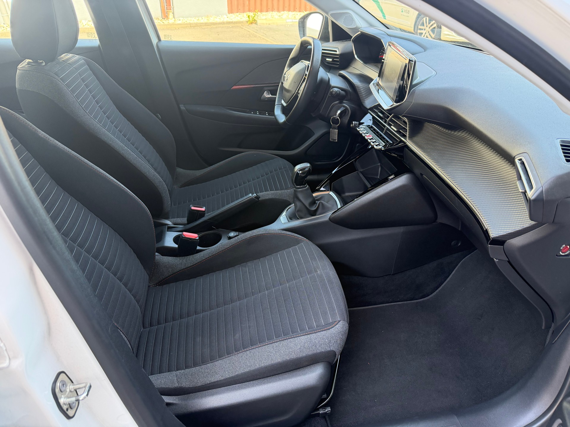 PEUGEOT 208 1.2 PureTech Active-image-18