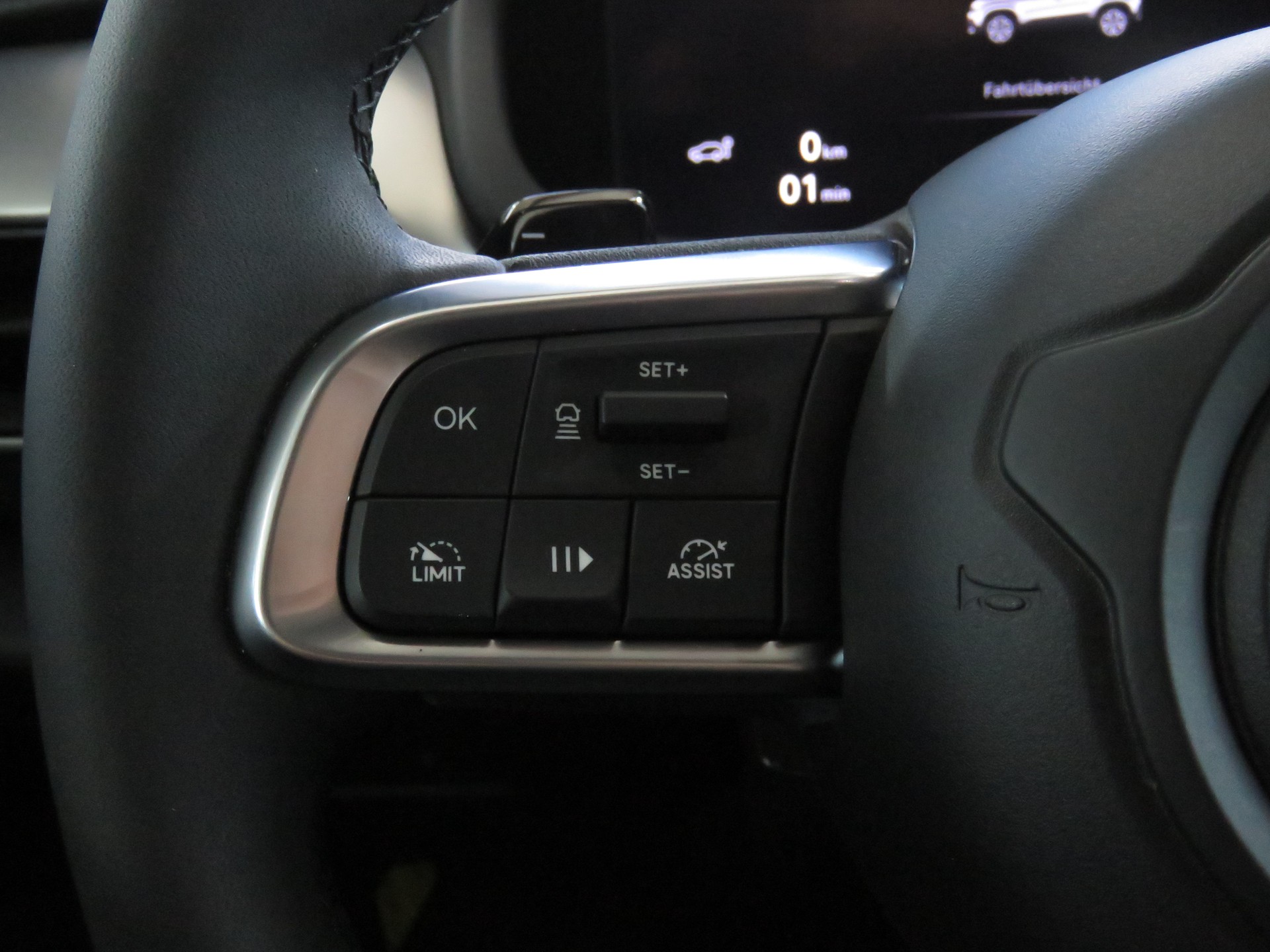 JEEP Avenger 1.2 Turbo MHEV Summit Sky Automat-image-23