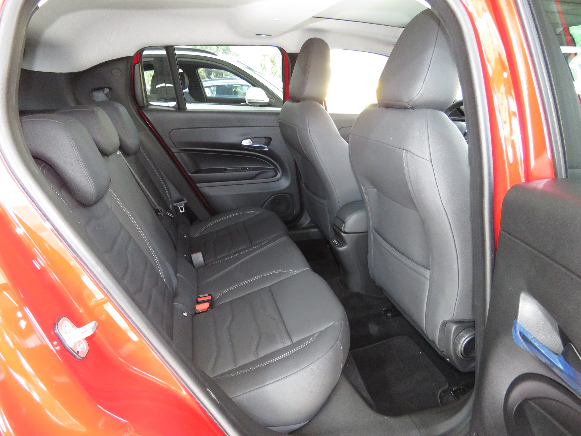 JEEP Avenger 1.2 Turbo MHEV Summit Sky Automat-image-14
