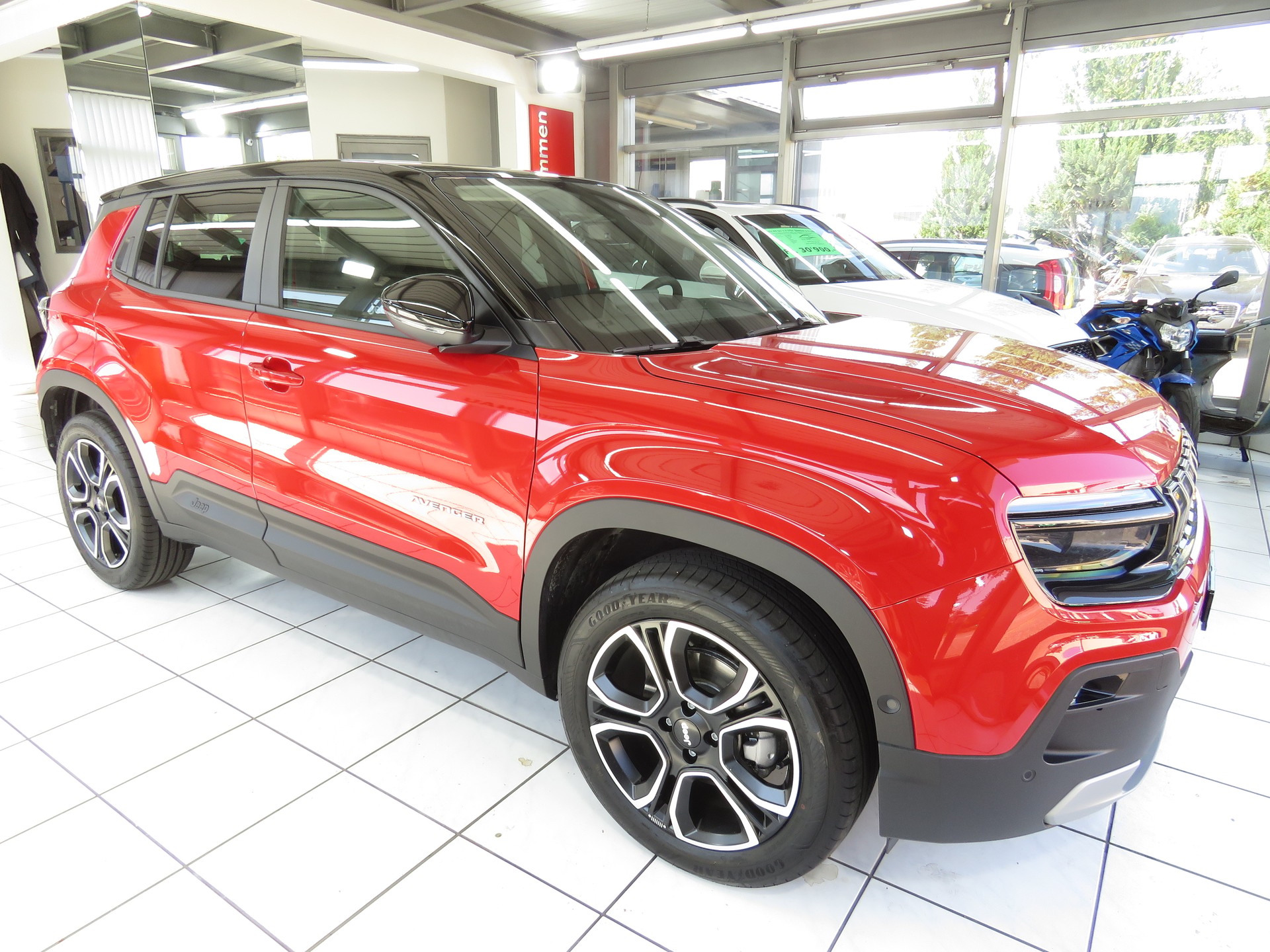 JEEP Avenger 1.2 Turbo MHEV Summit Sky Automat-image-2