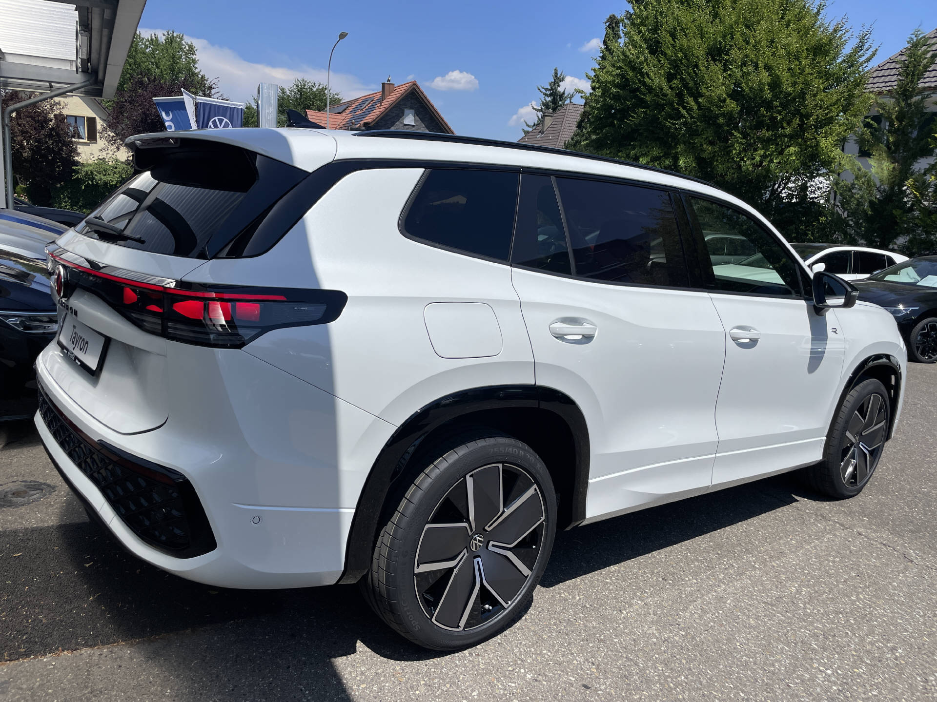 VW Tayron 2.0 TSI R-Line Plus DSG 4motion-image-3