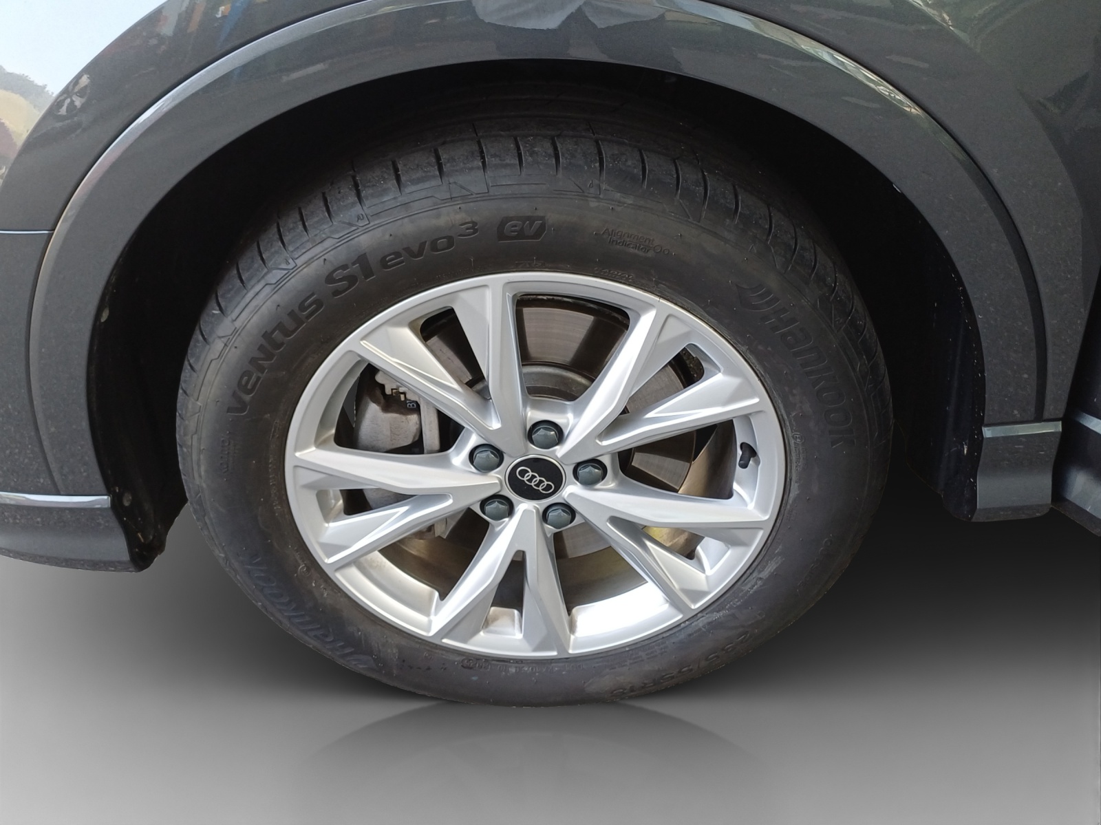 AUDI Q3 40 TFSI S line quattro S-tronic-image-13