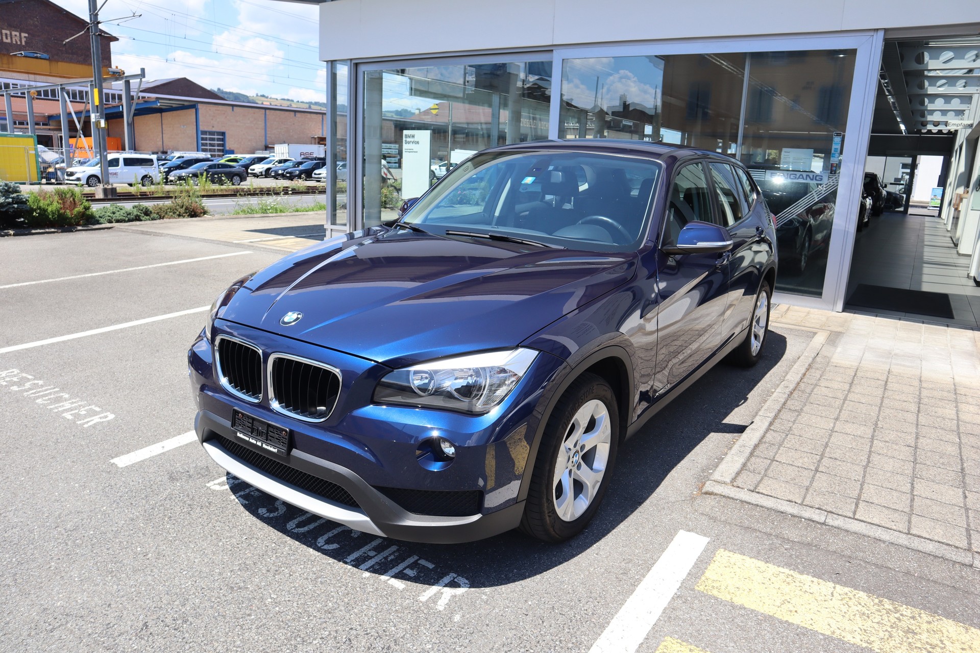 BMW X1 xDrive 20i-image-2