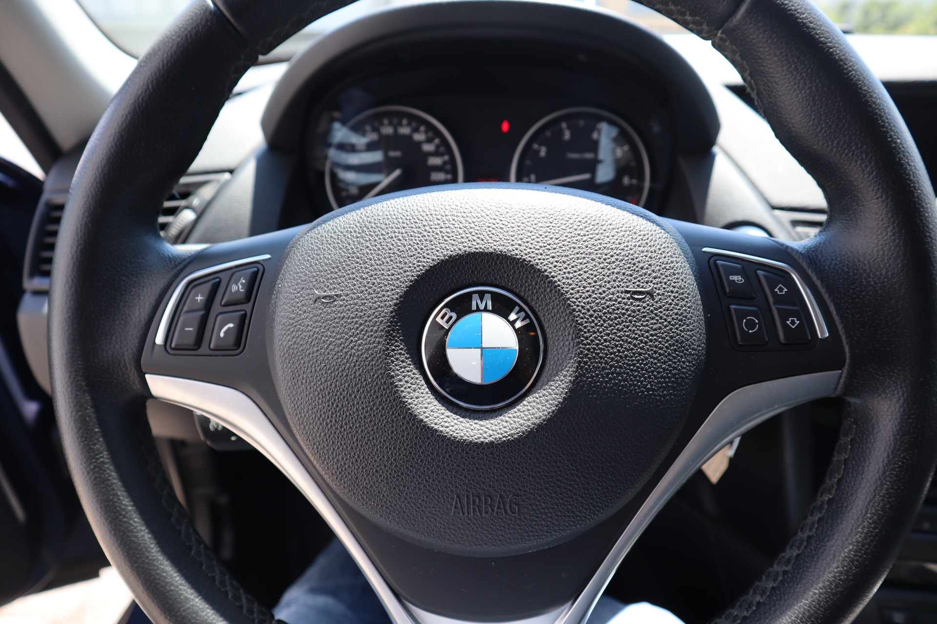 BMW X1 xDrive 20i-image-7