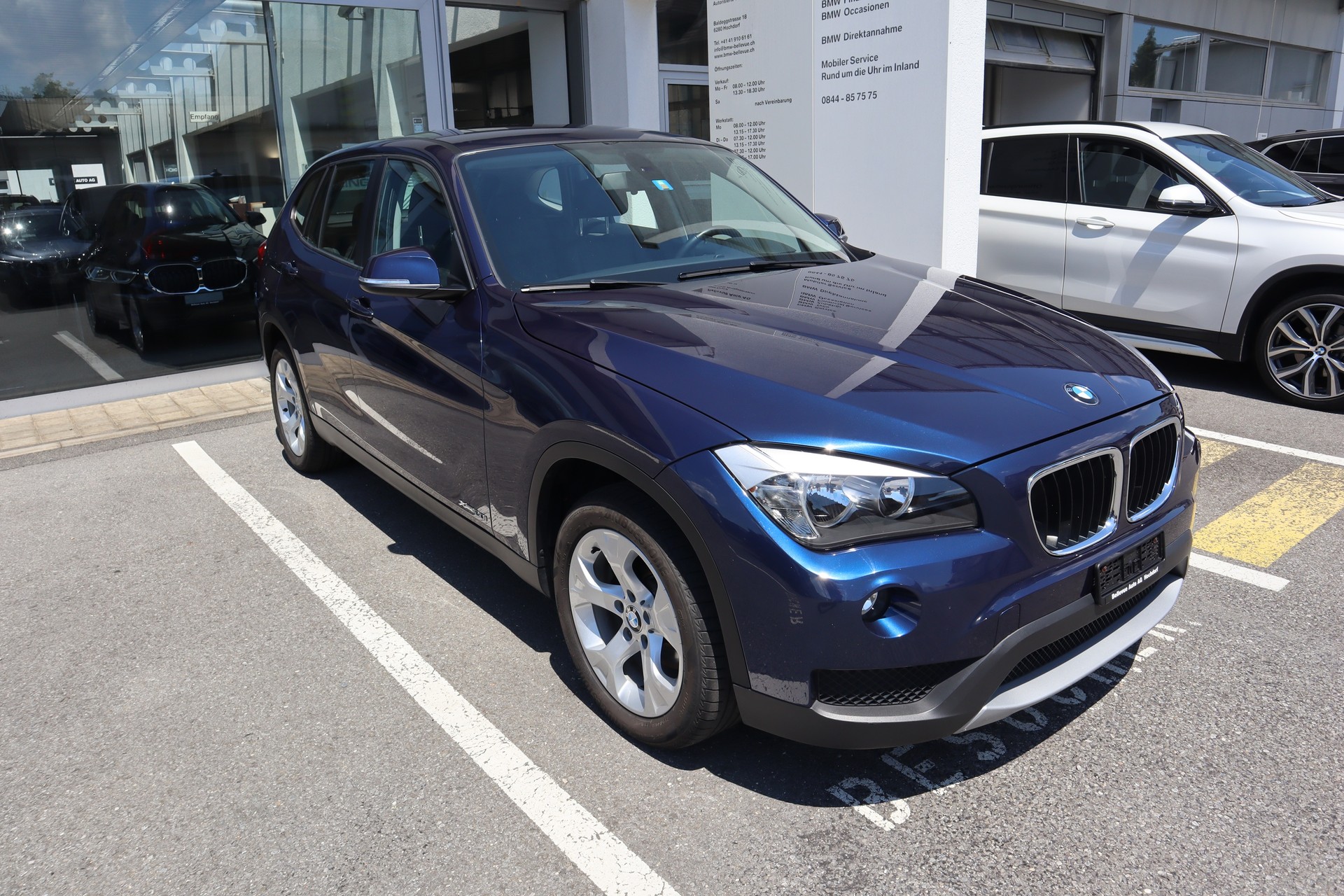 BMW X1 xDrive 20i-image-0