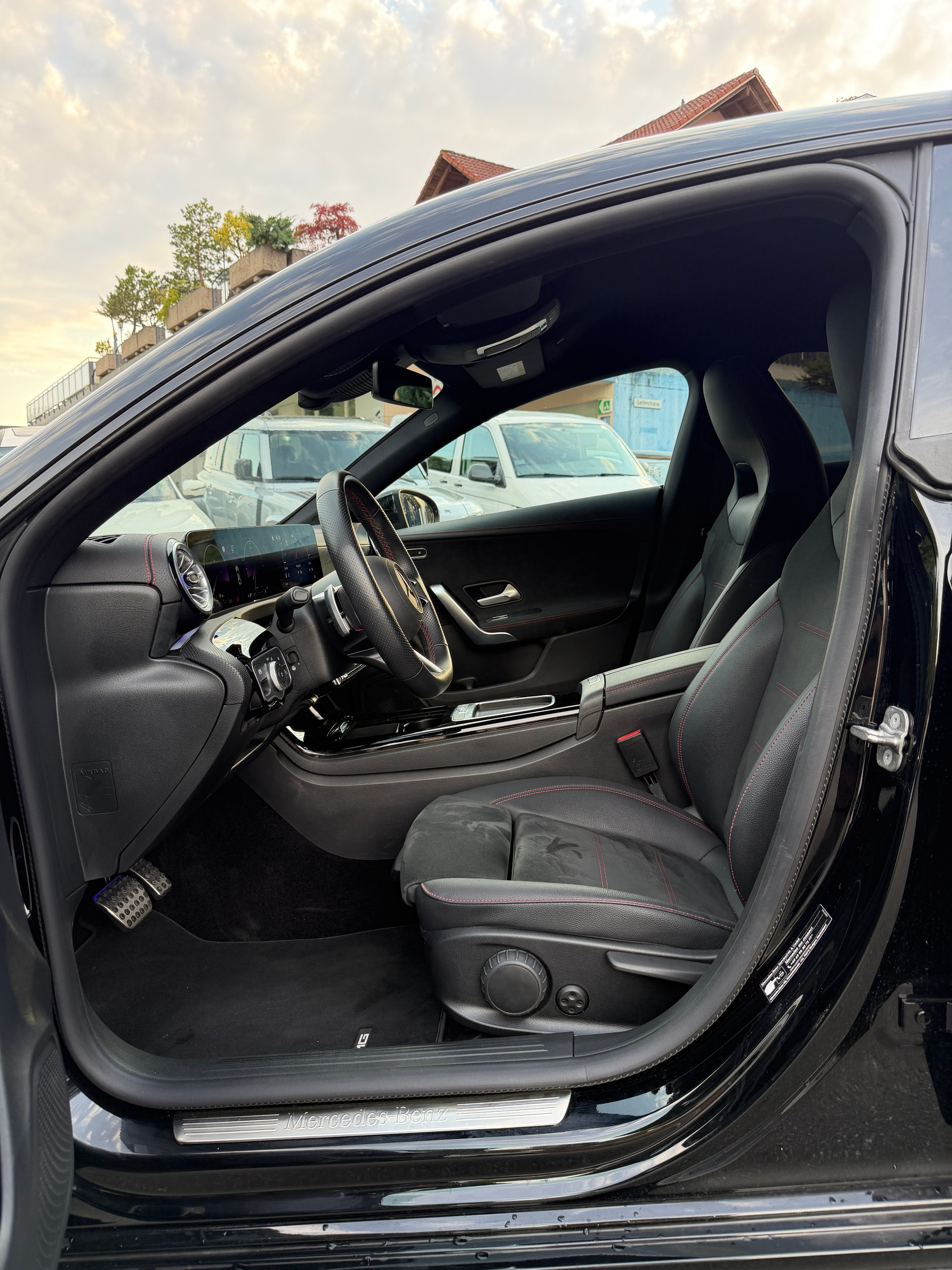 MERCEDES-BENZ CLA 200 7G-DCT-image-7