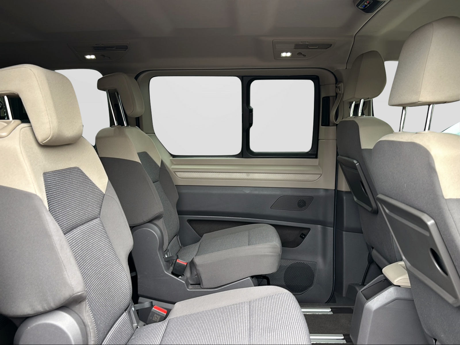VW Multivan 1.5 TSI DSG-image-2