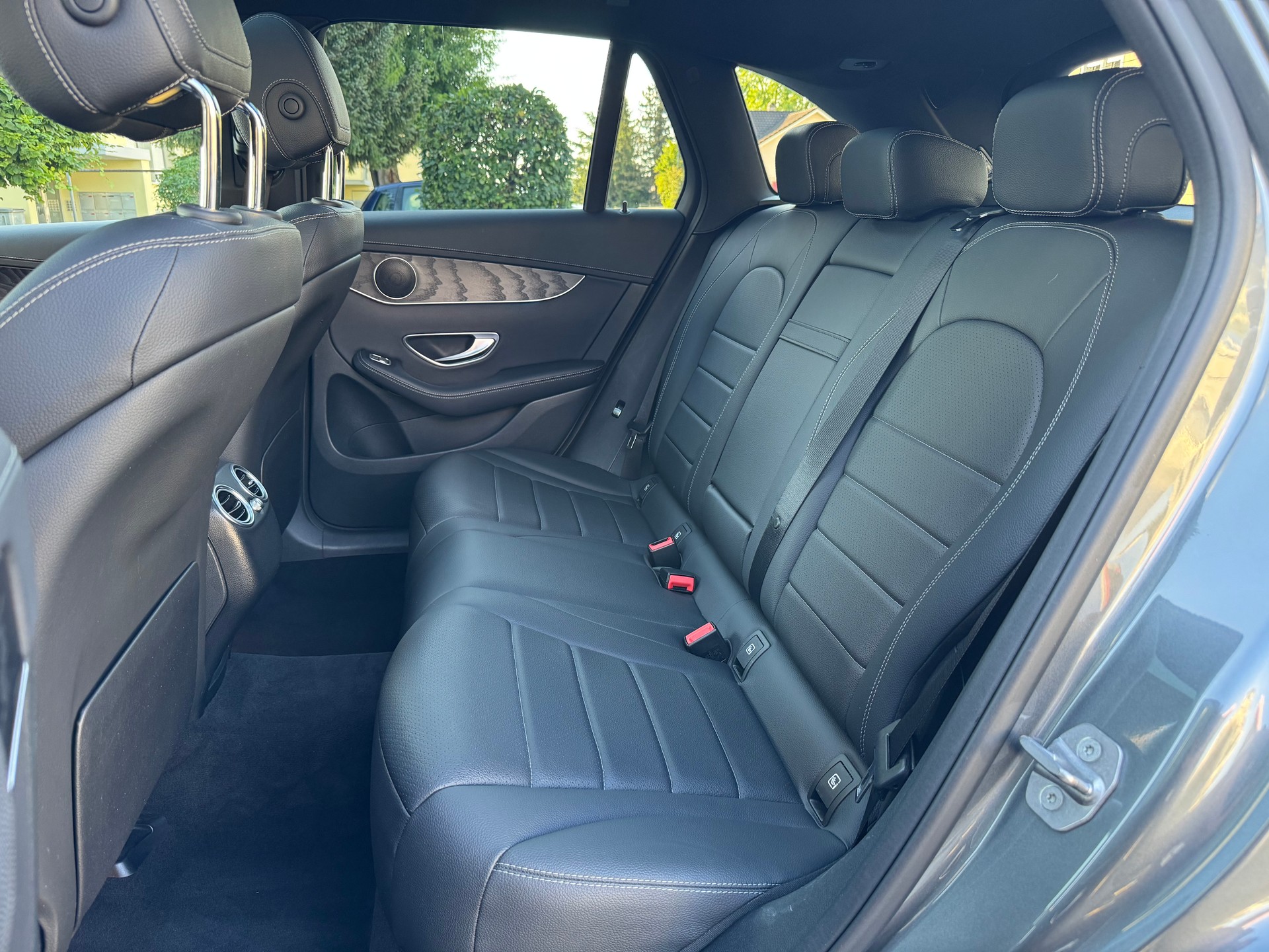 MERCEDES-BENZ GLC 350 e AMG Line 4Matic 7G-Tronic-image-21