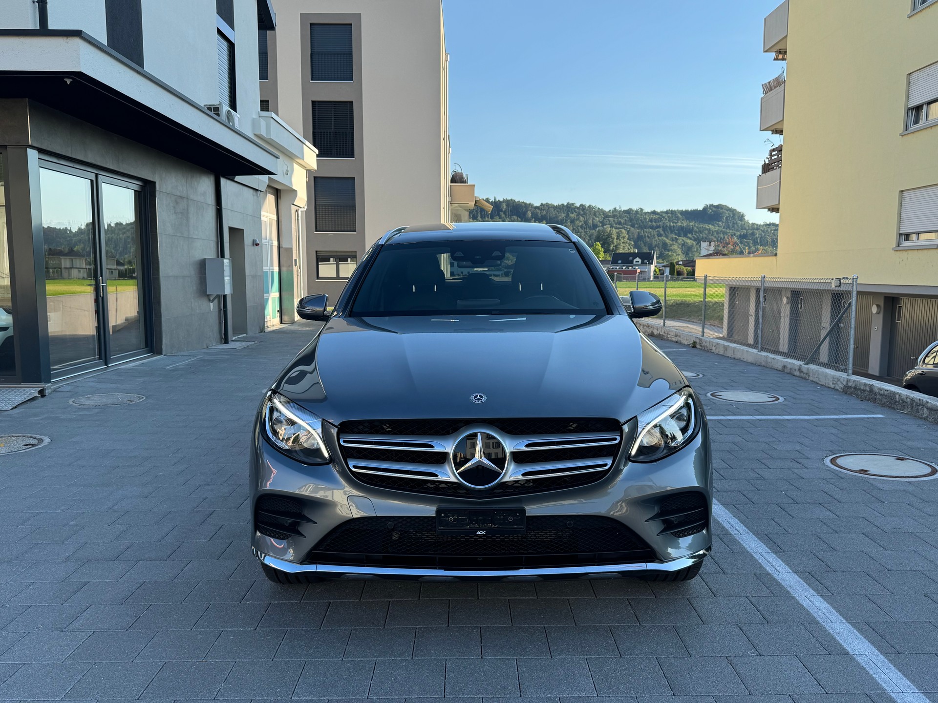 MERCEDES-BENZ GLC 350 e AMG Line 4Matic 7G-Tronic-image-7
