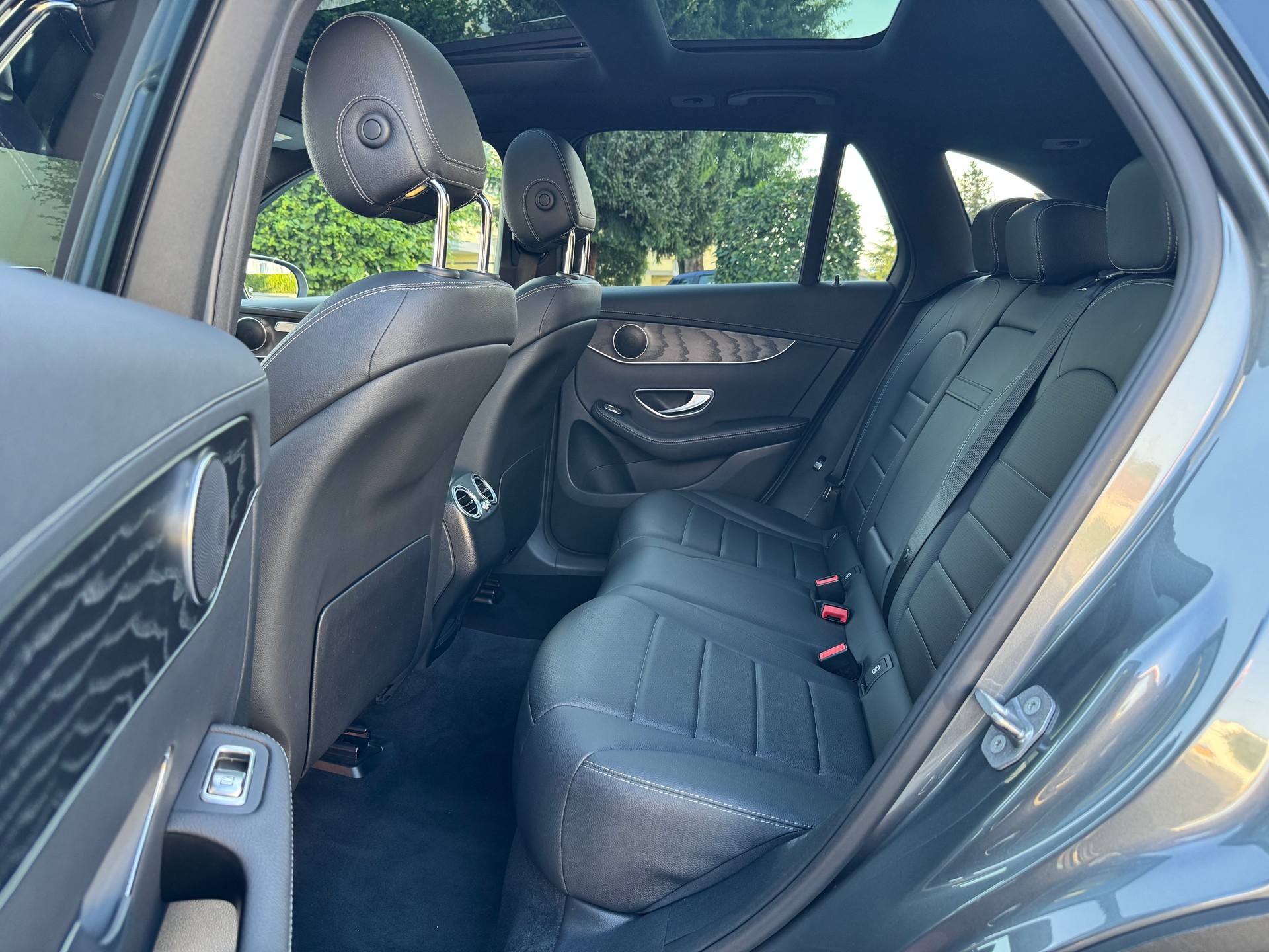 MERCEDES-BENZ GLC 350 e AMG Line 4Matic 7G-Tronic-image-20