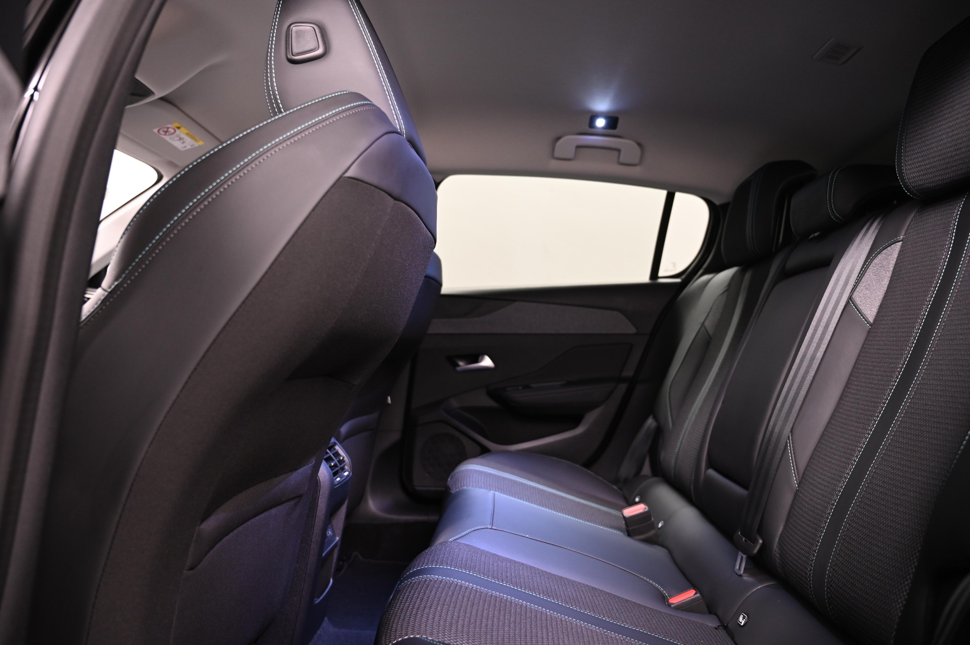 PEUGEOT 308 1.6 PHEV 180 Allure-image-6