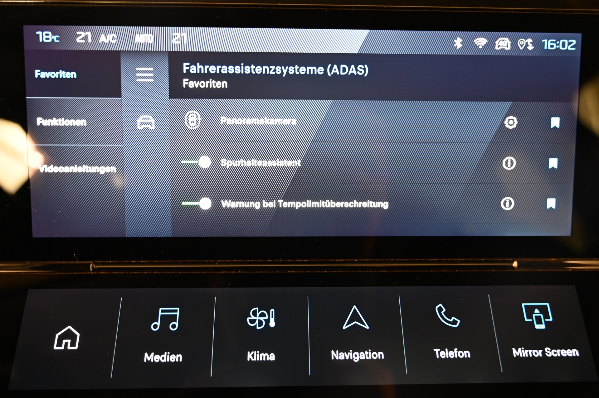 PEUGEOT 308 1.6 PHEV 180 Allure-image-13