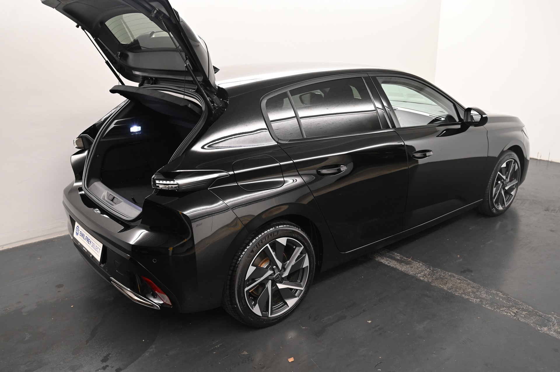 PEUGEOT 308 1.6 PHEV 180 Allure-image-18