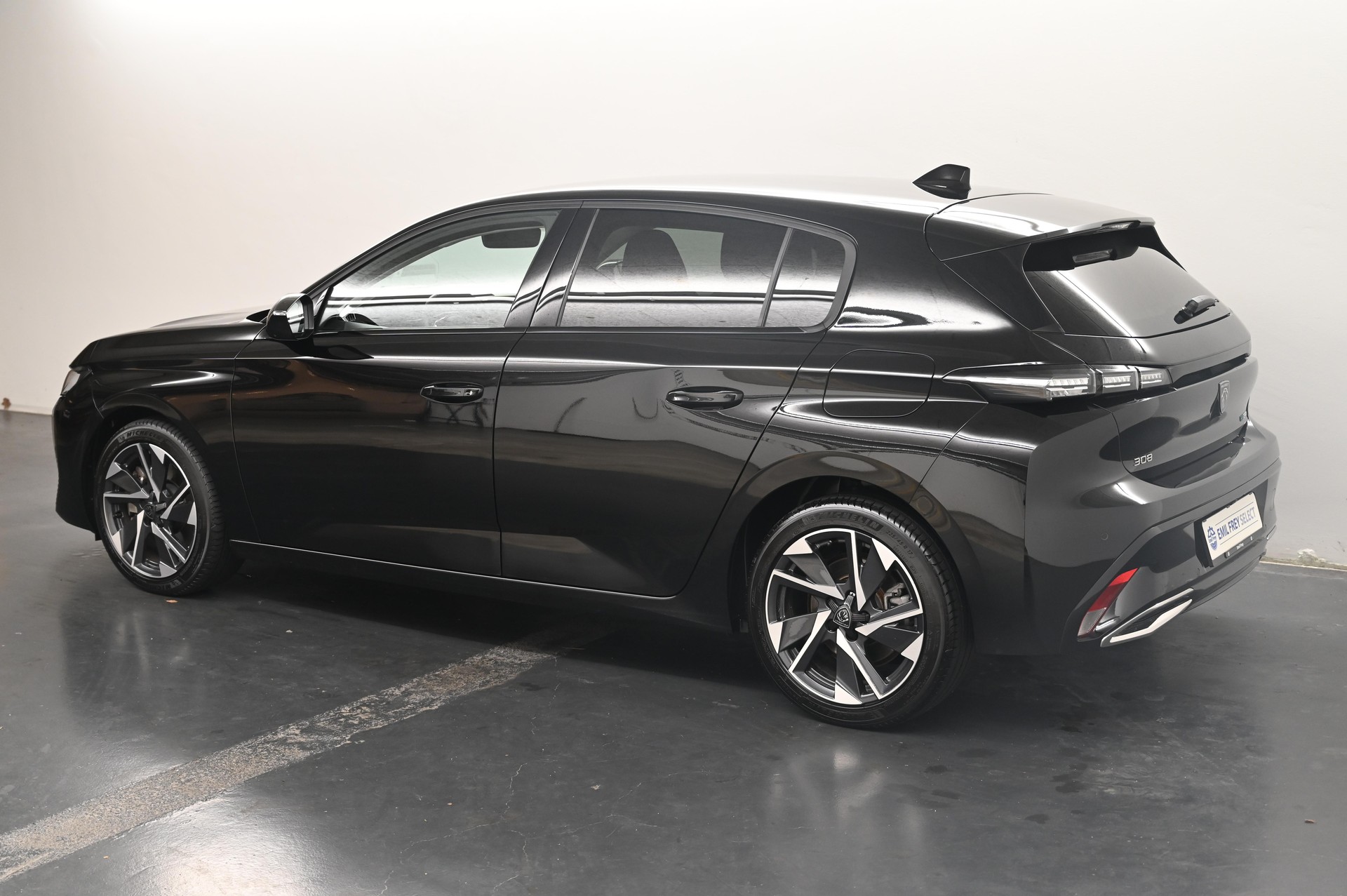 PEUGEOT 308 1.6 PHEV 180 Allure-image-4