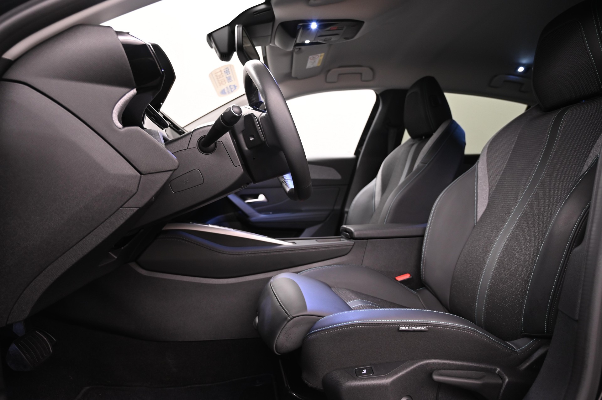 PEUGEOT 308 1.6 PHEV 180 Allure-image-5