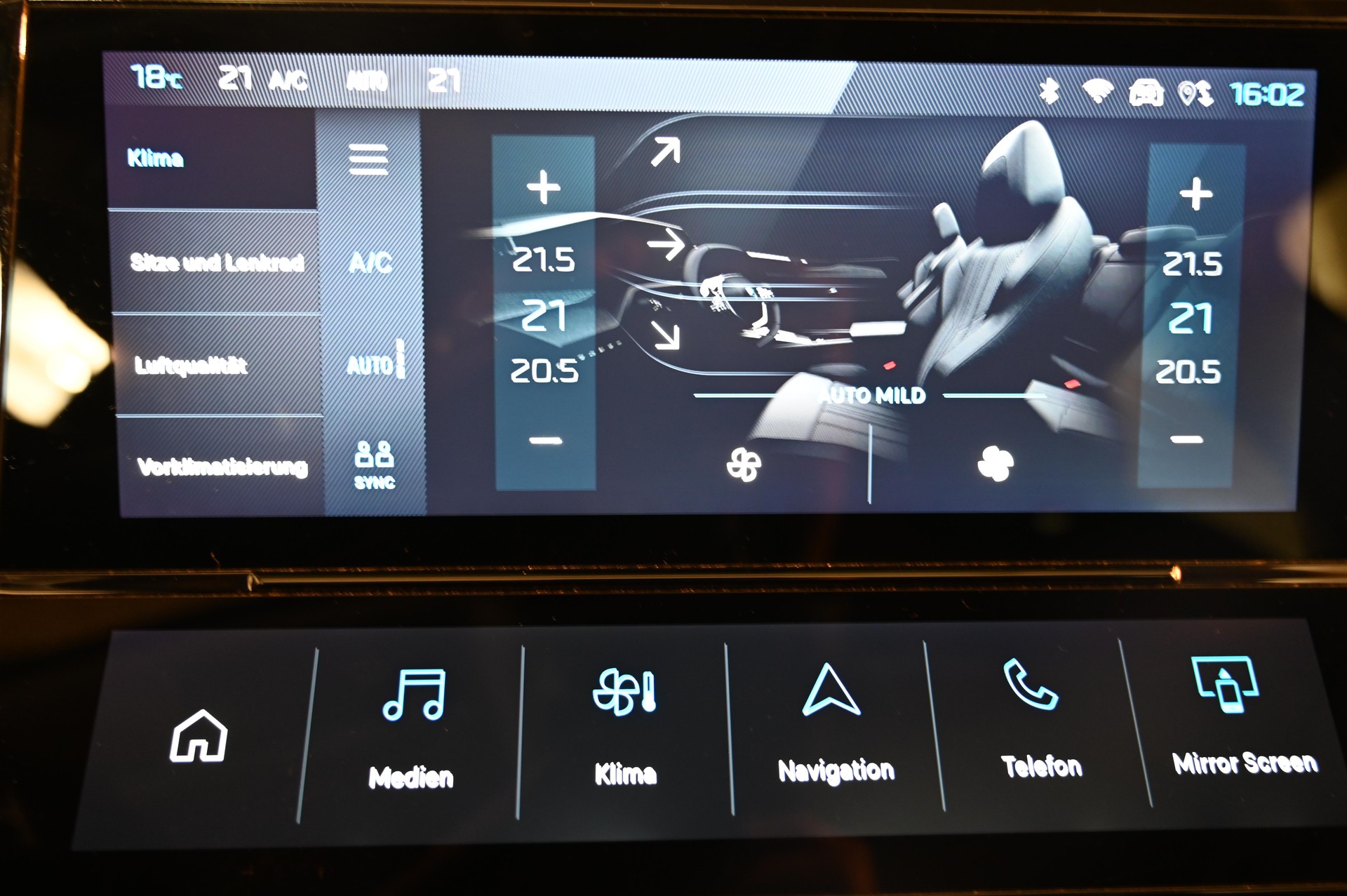PEUGEOT 308 1.6 PHEV 180 Allure-image-11