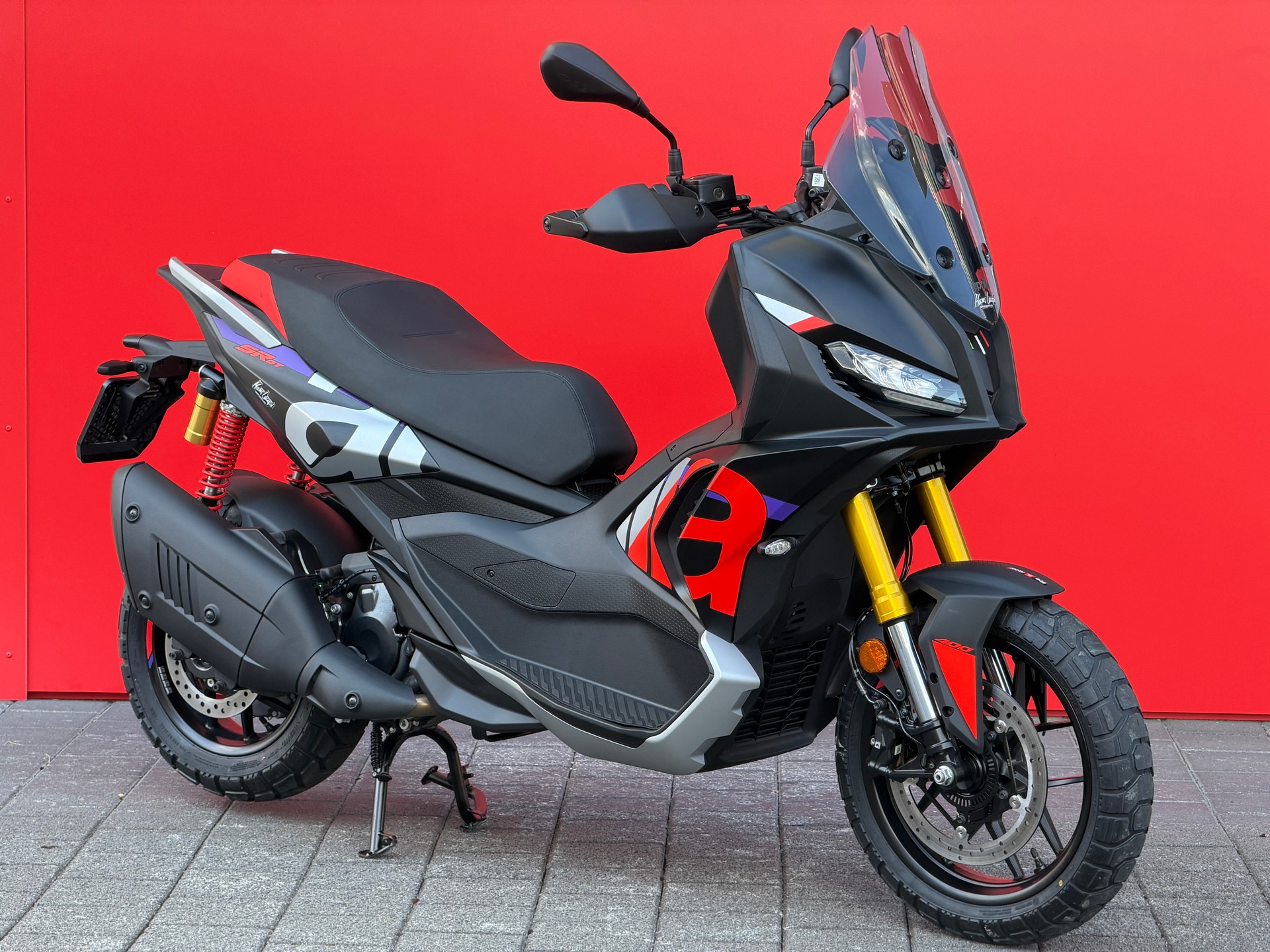 APRILIA SR 400 GT Rally Replica-showroom-element-1
