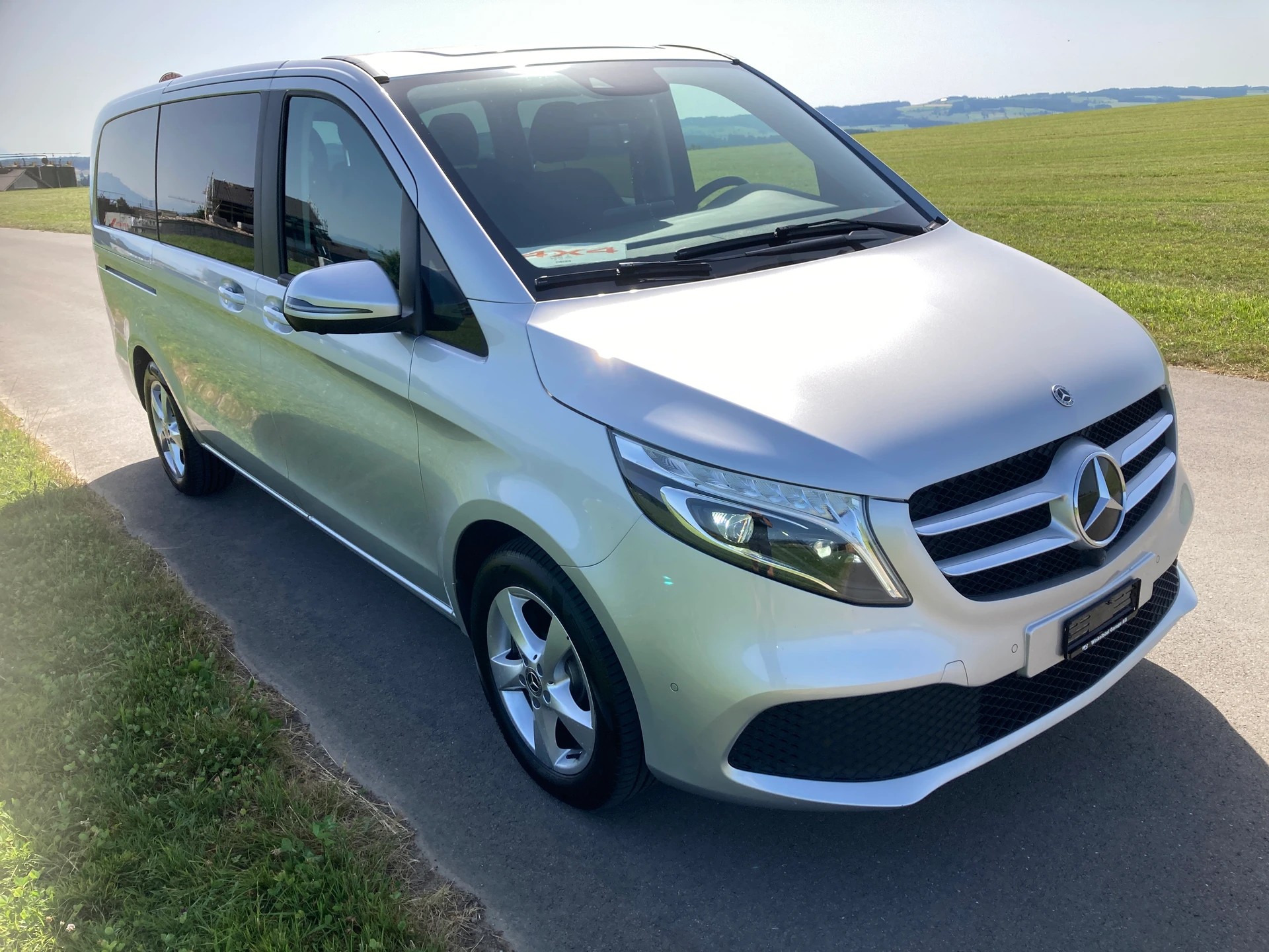 MERCEDES-BENZ V 220 d Trend lang 4Matic 9G-Tronic 7 Sitzer-image-1