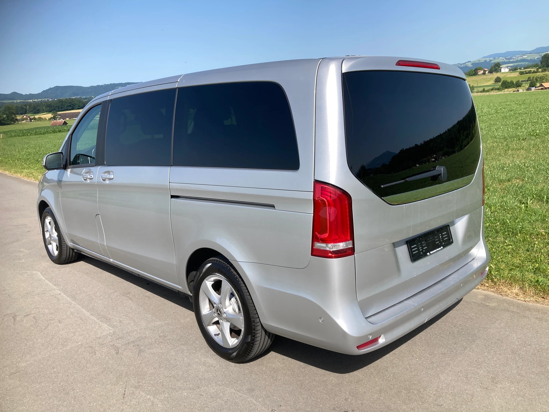MERCEDES-BENZ V 220 d Trend lang 4Matic 9G-Tronic 7 Sitzer-image-3