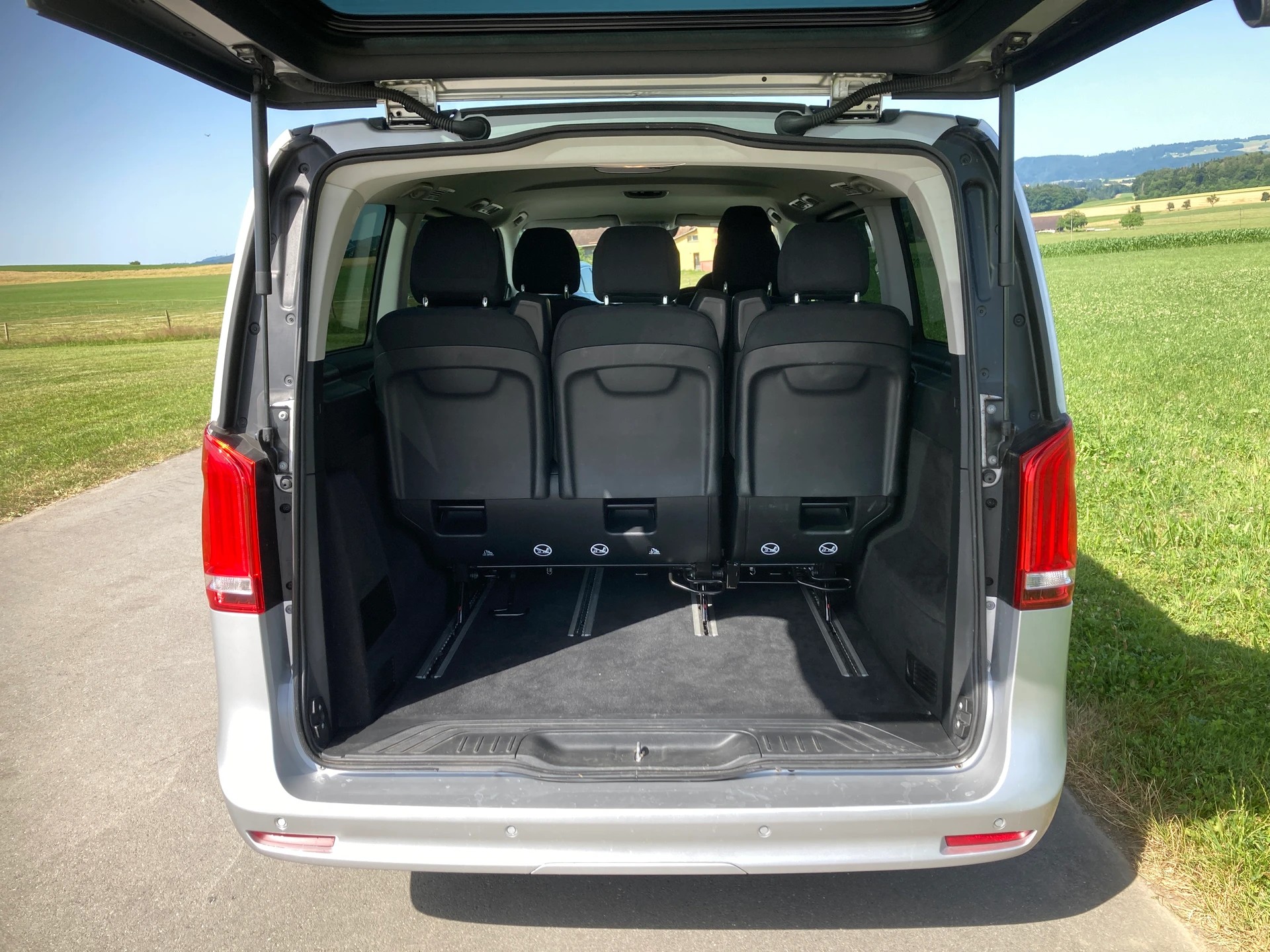 MERCEDES-BENZ V 220 d Trend lang 4Matic 9G-Tronic 7 Sitzer-image-5