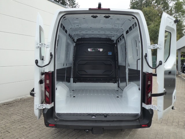 NISSAN Interstar dCi 150 3.5 L2H2 N-Connecta-image-12
