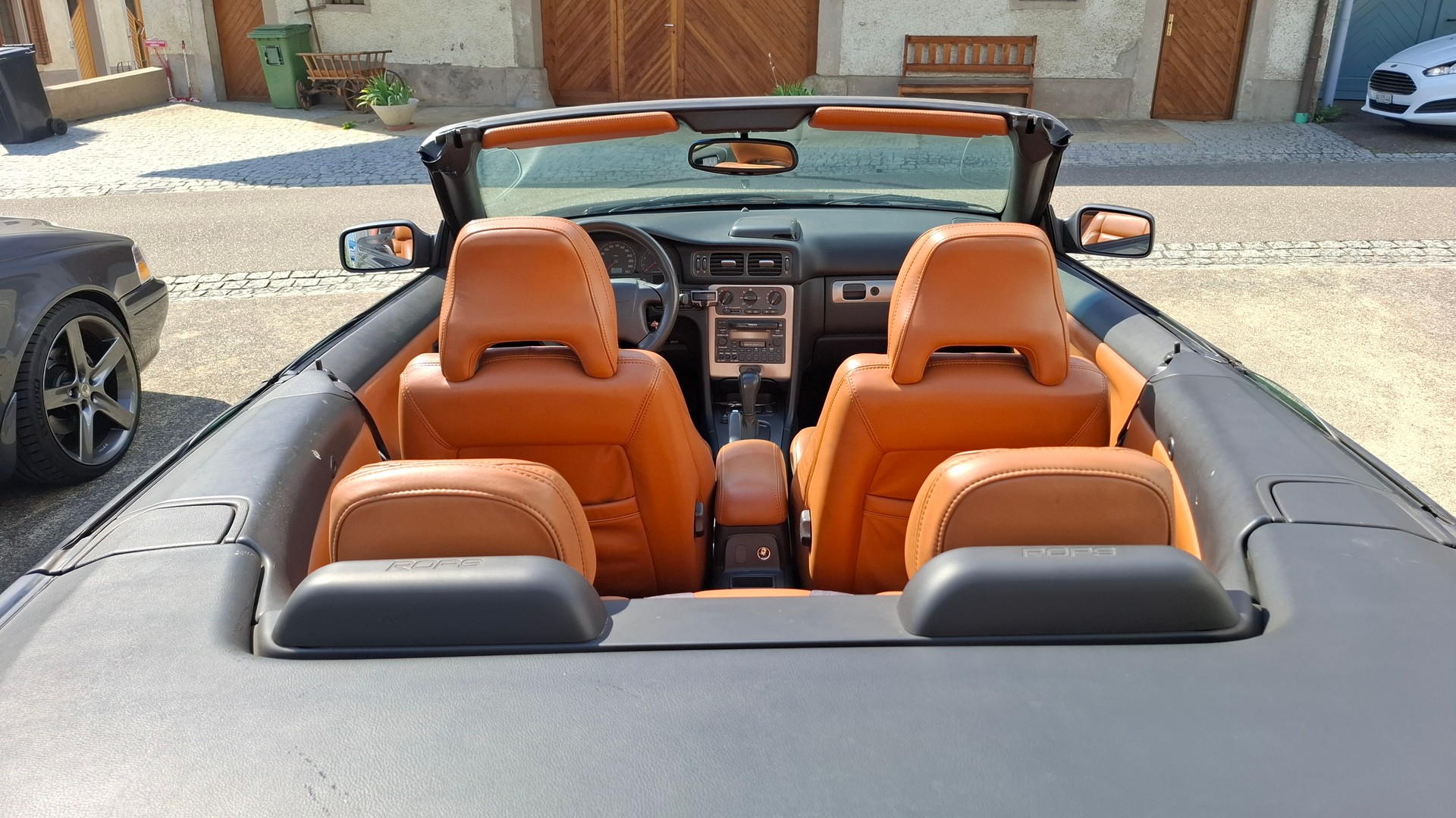 VOLVO C70-image-2