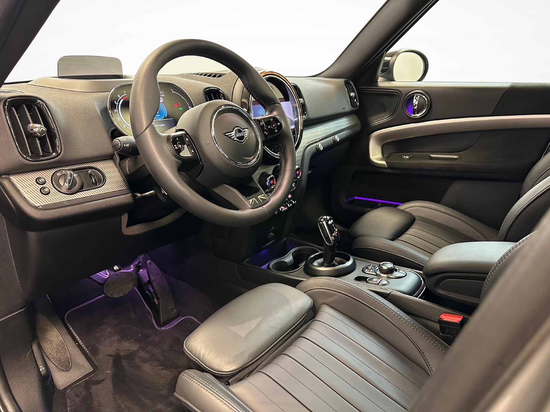 MINI Countryman F60 1.5i Cooper ALL4-image-3