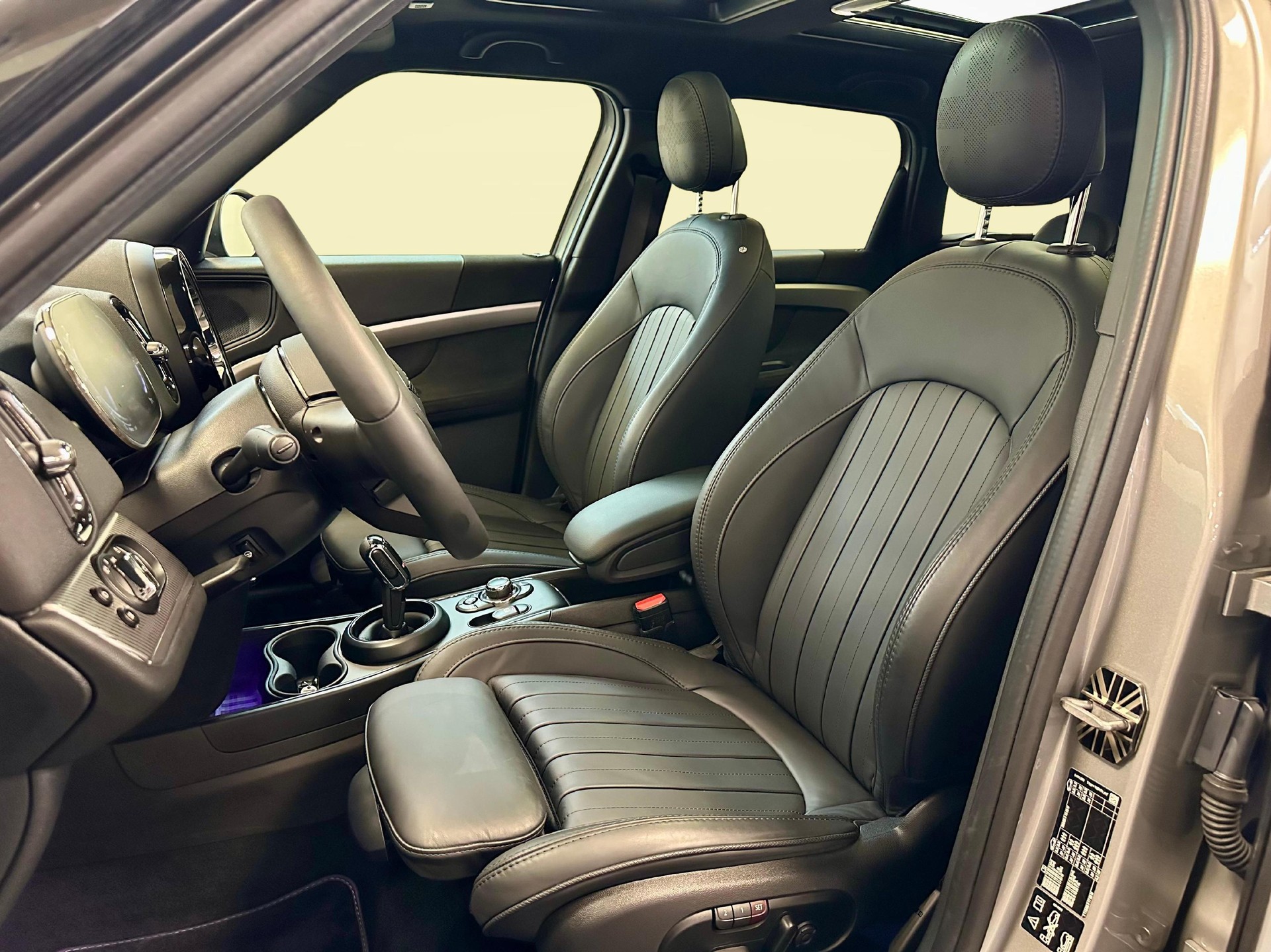 MINI Countryman F60 1.5i Cooper ALL4-image-4