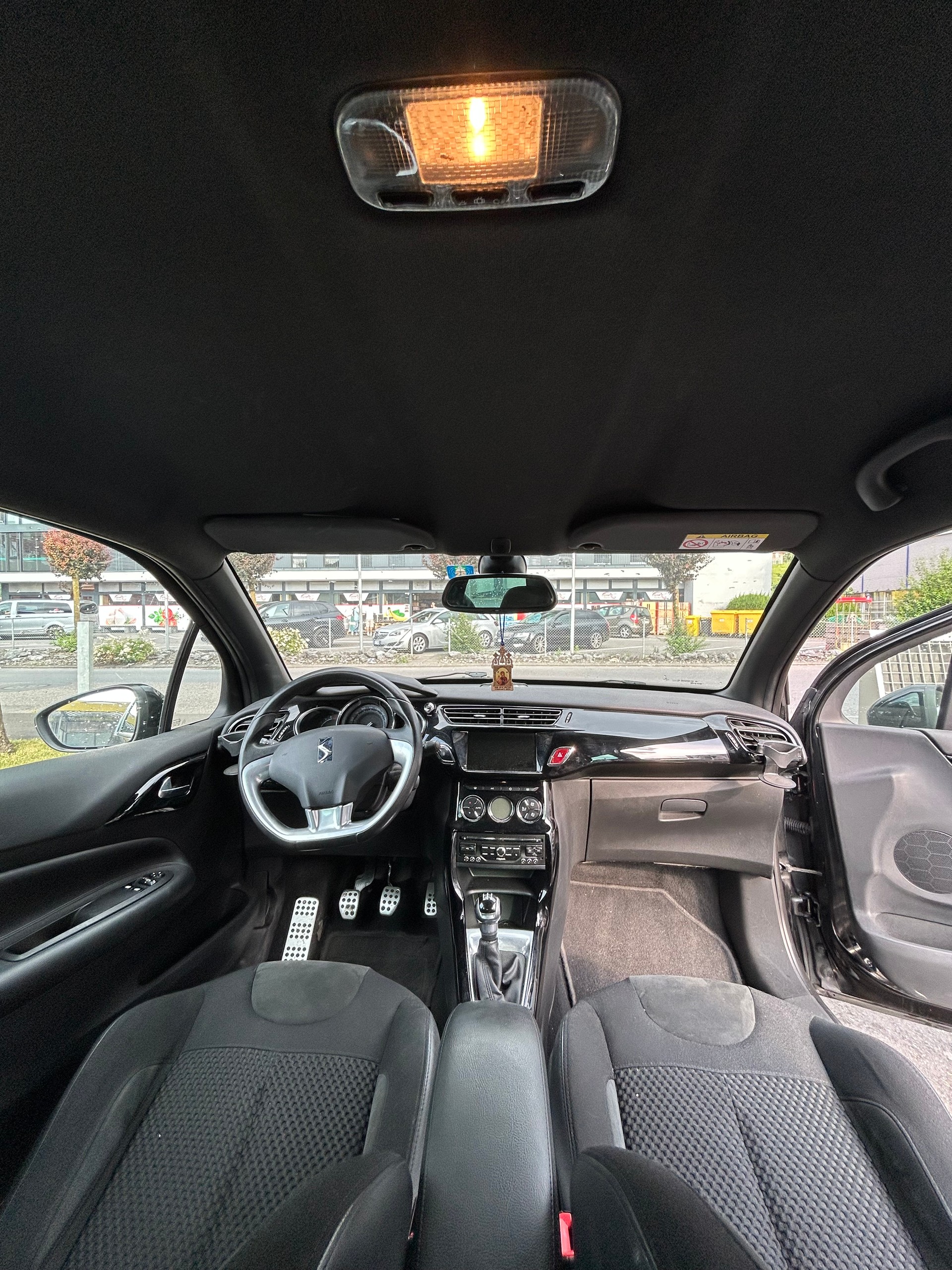 DS AUTOMOBILES 1.6 VTi So Chic-image-4
